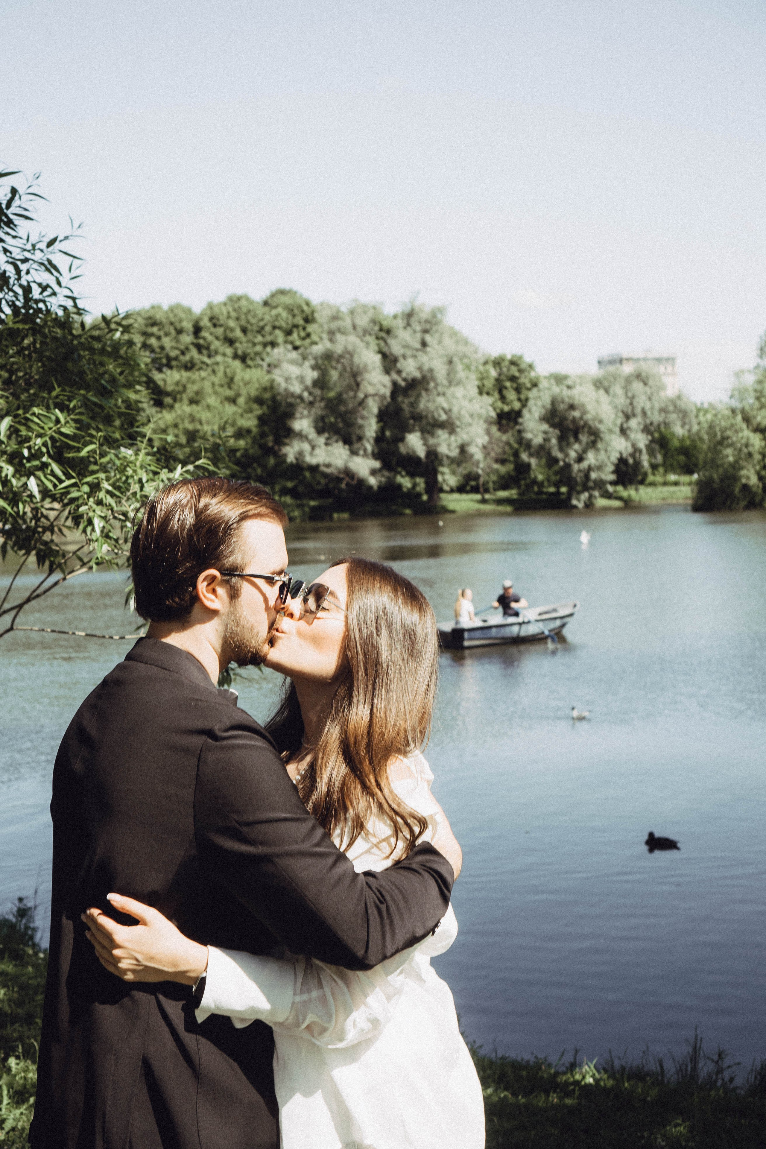 СВАДЕБНАЯ СЬЕМКА В ПАРКЕ ПОБЕДЫ И ПРОГУЛКА ПО МОСКОВСКОМУ ПРОСПЕКТУ. Профессиональный фотограф, Санкт-Петербург — Виктория Богомолова