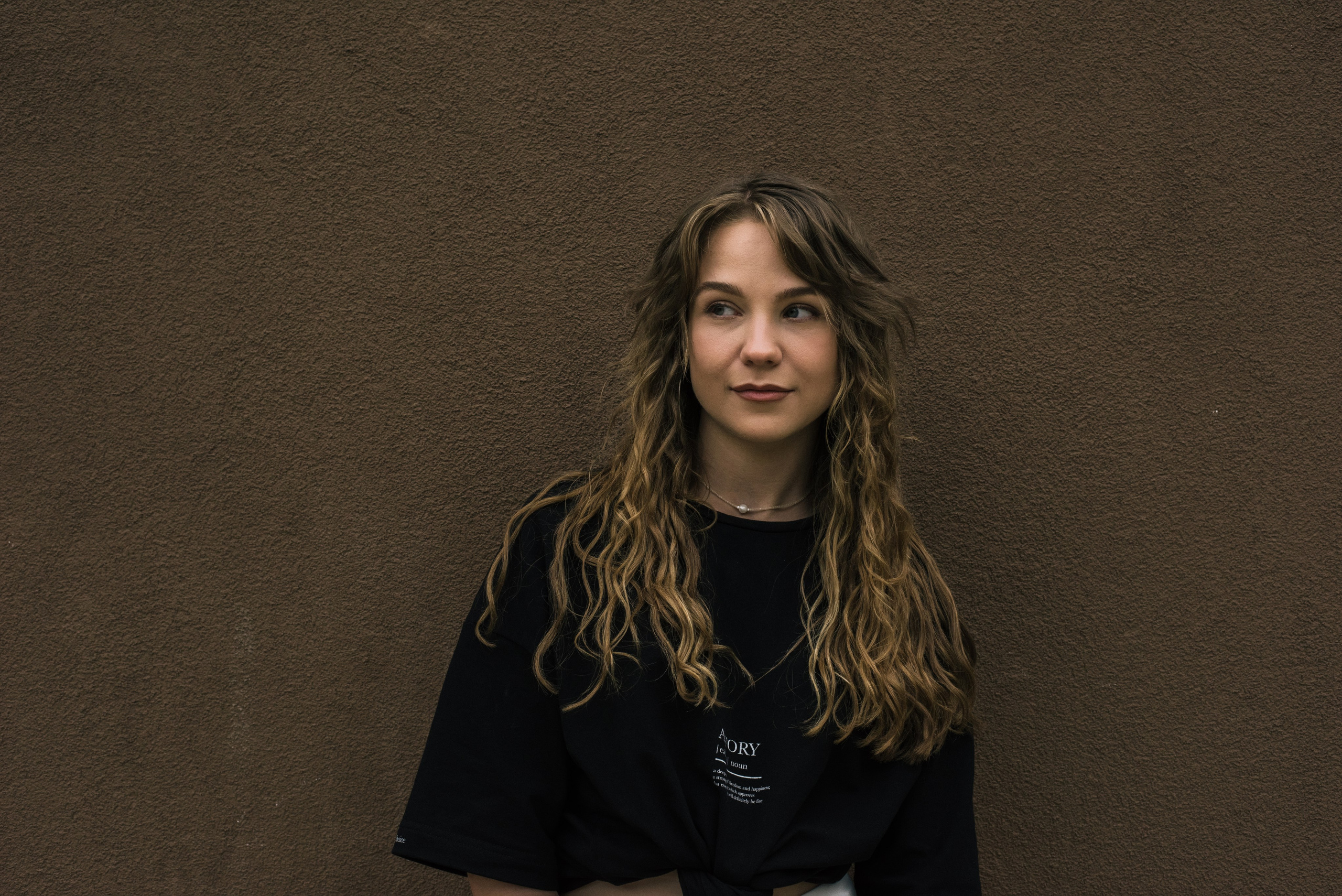 Фотосессия девушки в городе. Прогулочная фотосессия