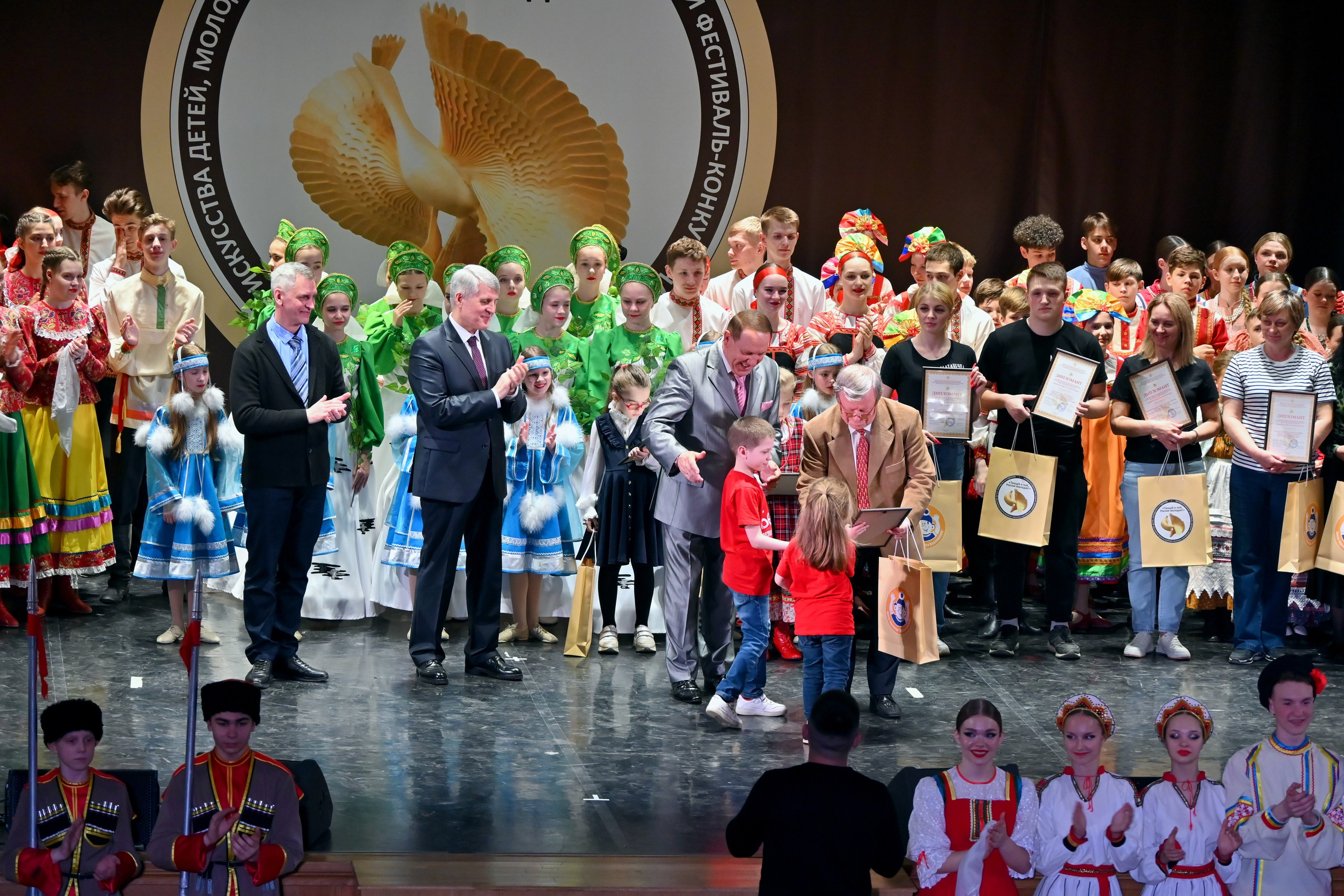 Гала-концерт. Танцуй и пой, Россия Молодая! 22.04.2024. Профессиональный фотограф в Москве Алёна Котова