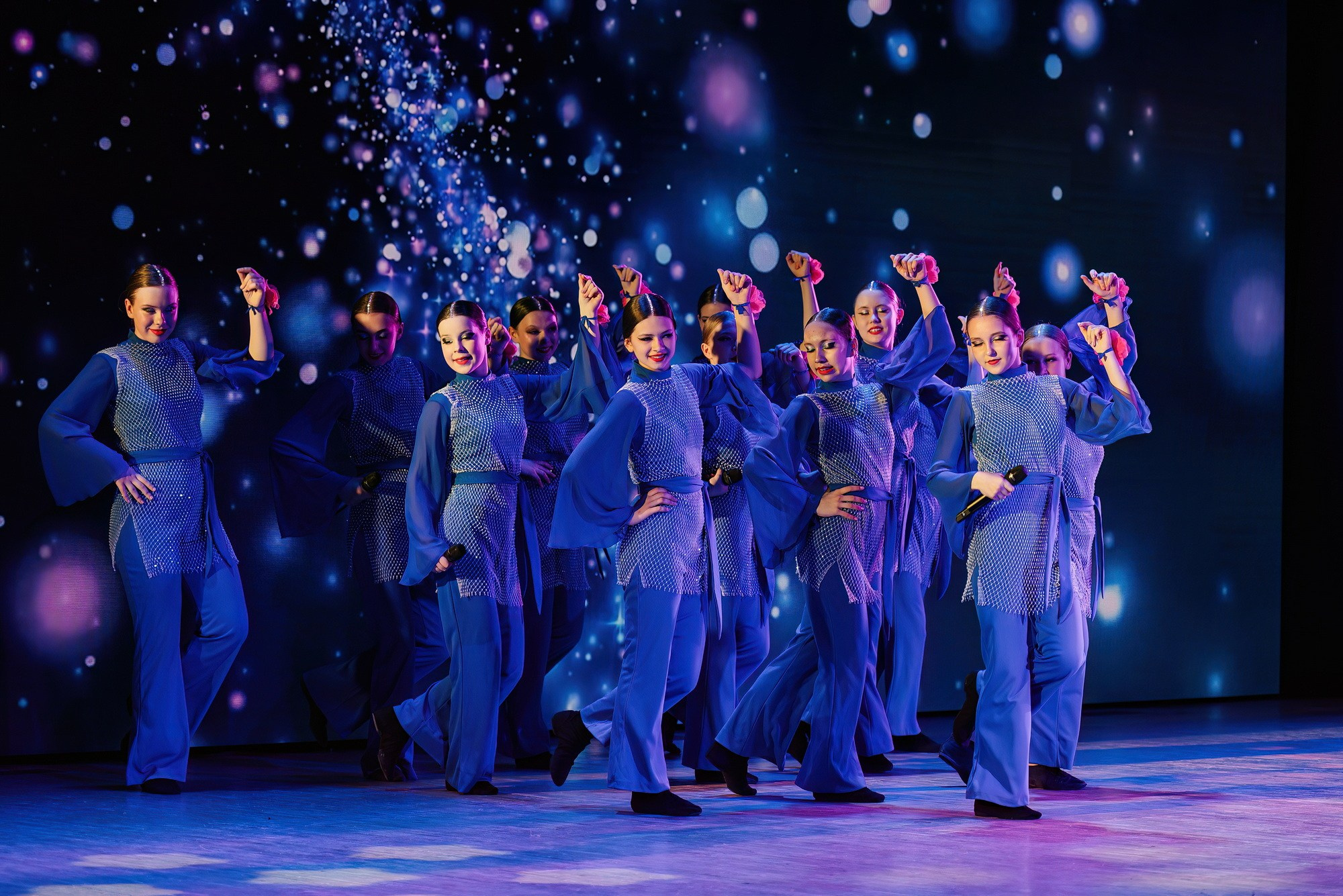 Отчетный концерт Образцового коллектива Алтая театра эстрадной песни «Созвездие». Свадебный и репортажный фотограф Никита Сницарев в Барнауле