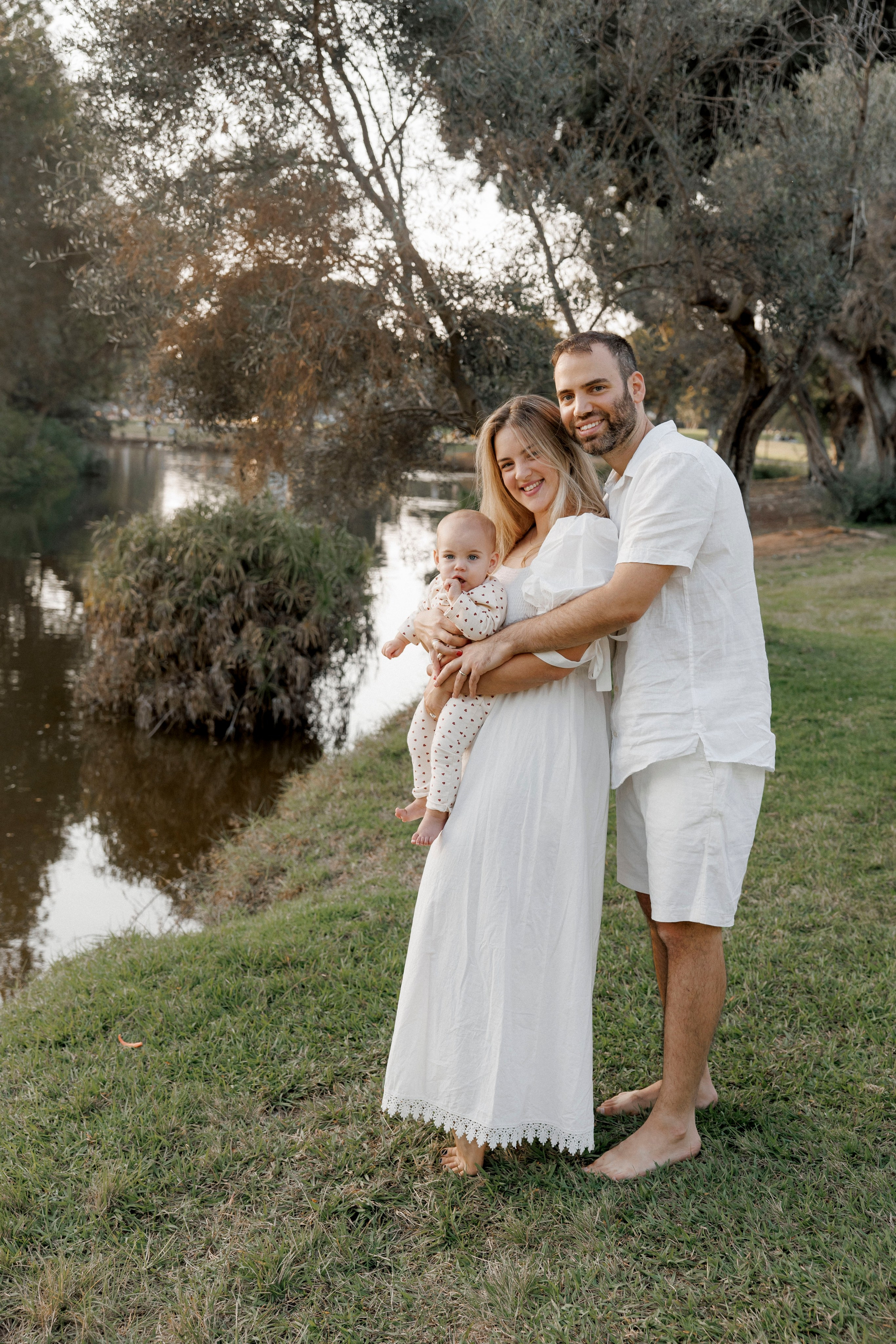 First year photoshoot inside the park (sunset). Wedding and family photographer