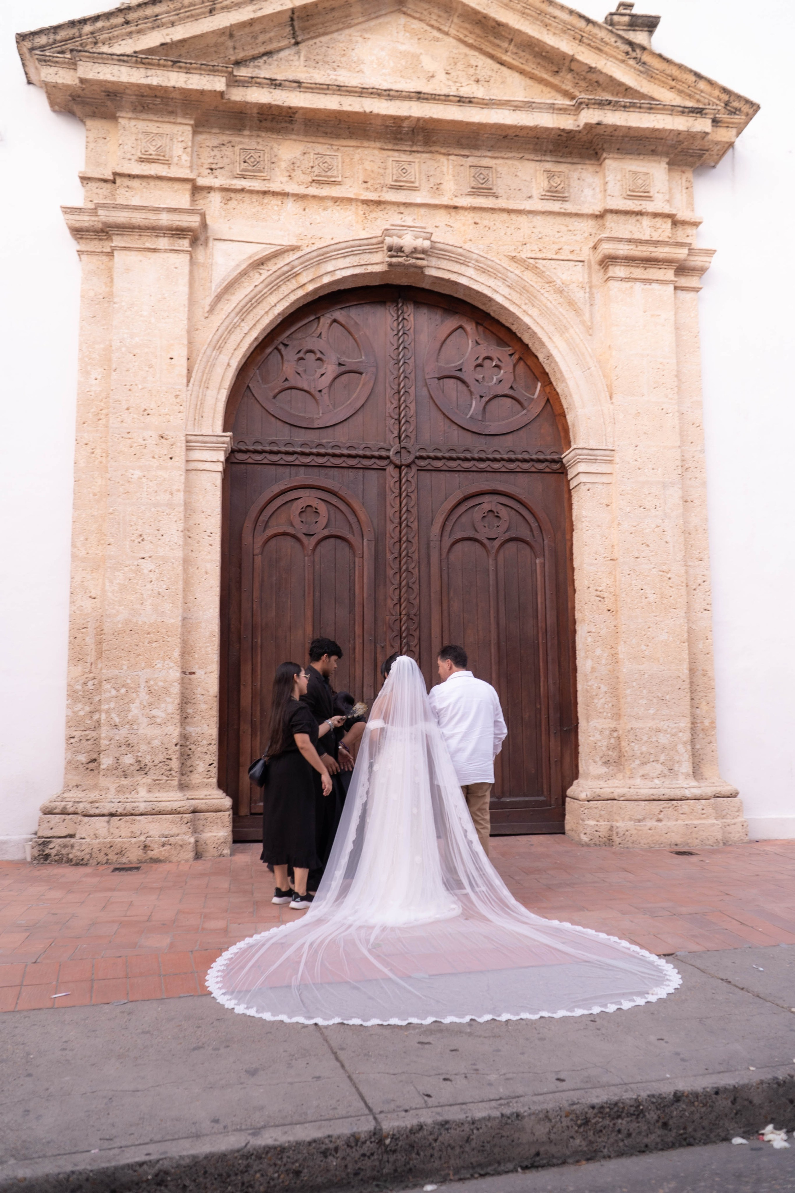 Catalina and Romain. Wedding Photographer in Barcelona and Medellin
