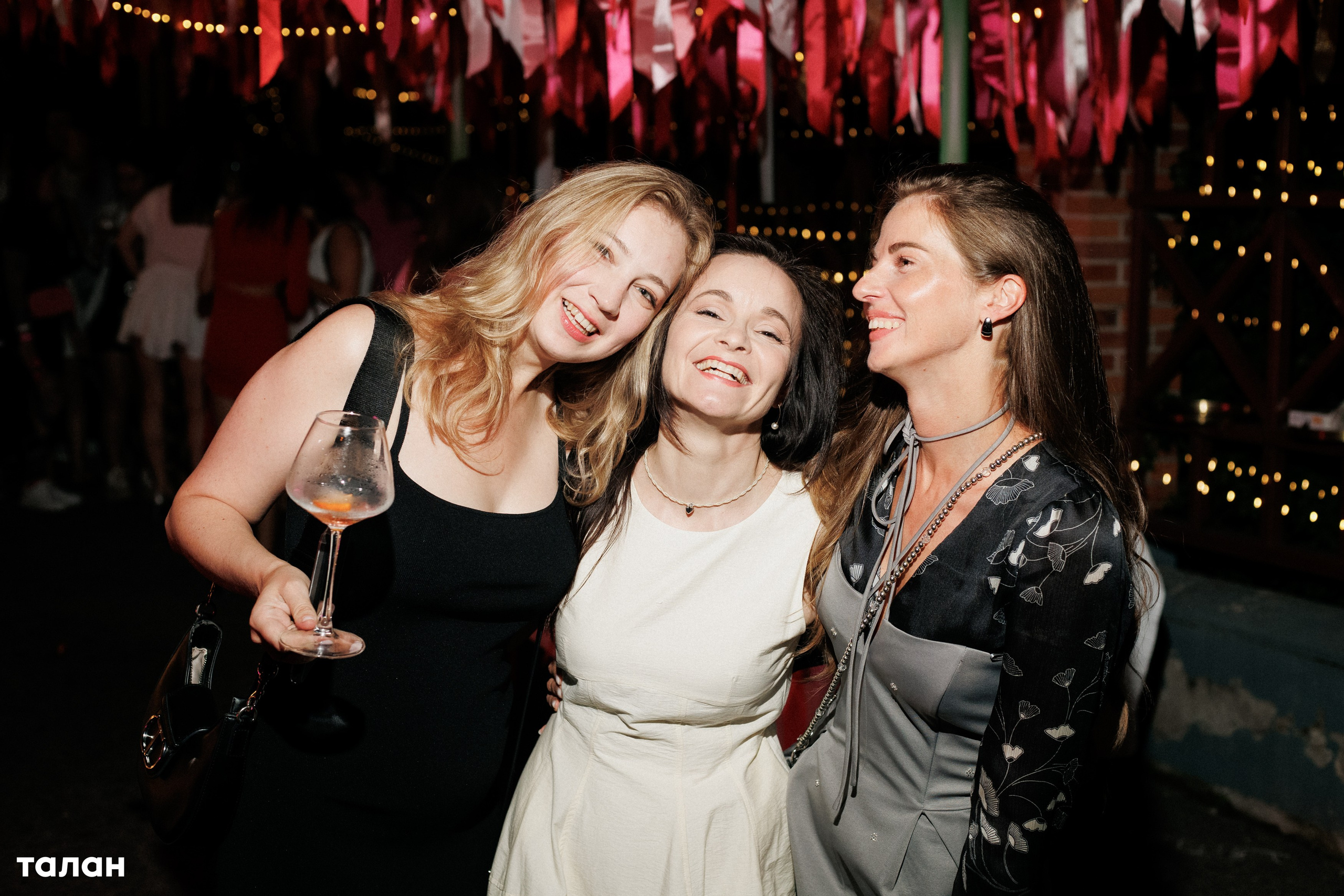 ВИНОТЕКА [бар+магаз] — BIRTHDAY PARTY. СВОИ. ФОТООТЧЕТЫ-СОБЫТИЯ-МЕСТА