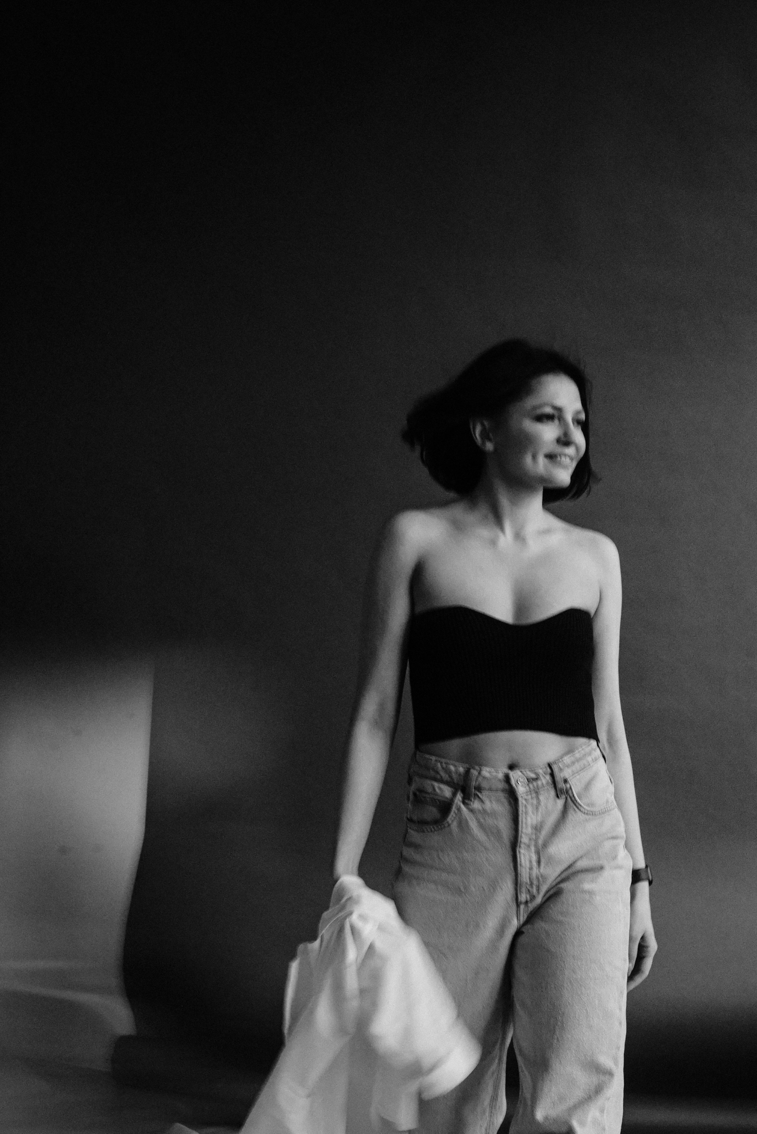 девушка в студи женская фотосессия в студии женская съемка