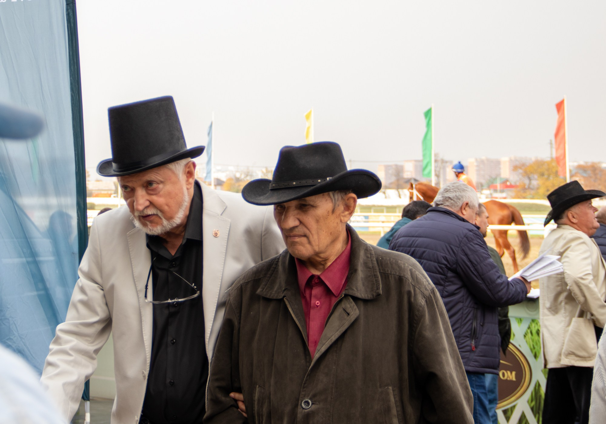 Закрытие скакового сезона на Краснодарском ипподроме. Репортажный, промышленный и маркетплейс-фотограф Дмитрий Чернат