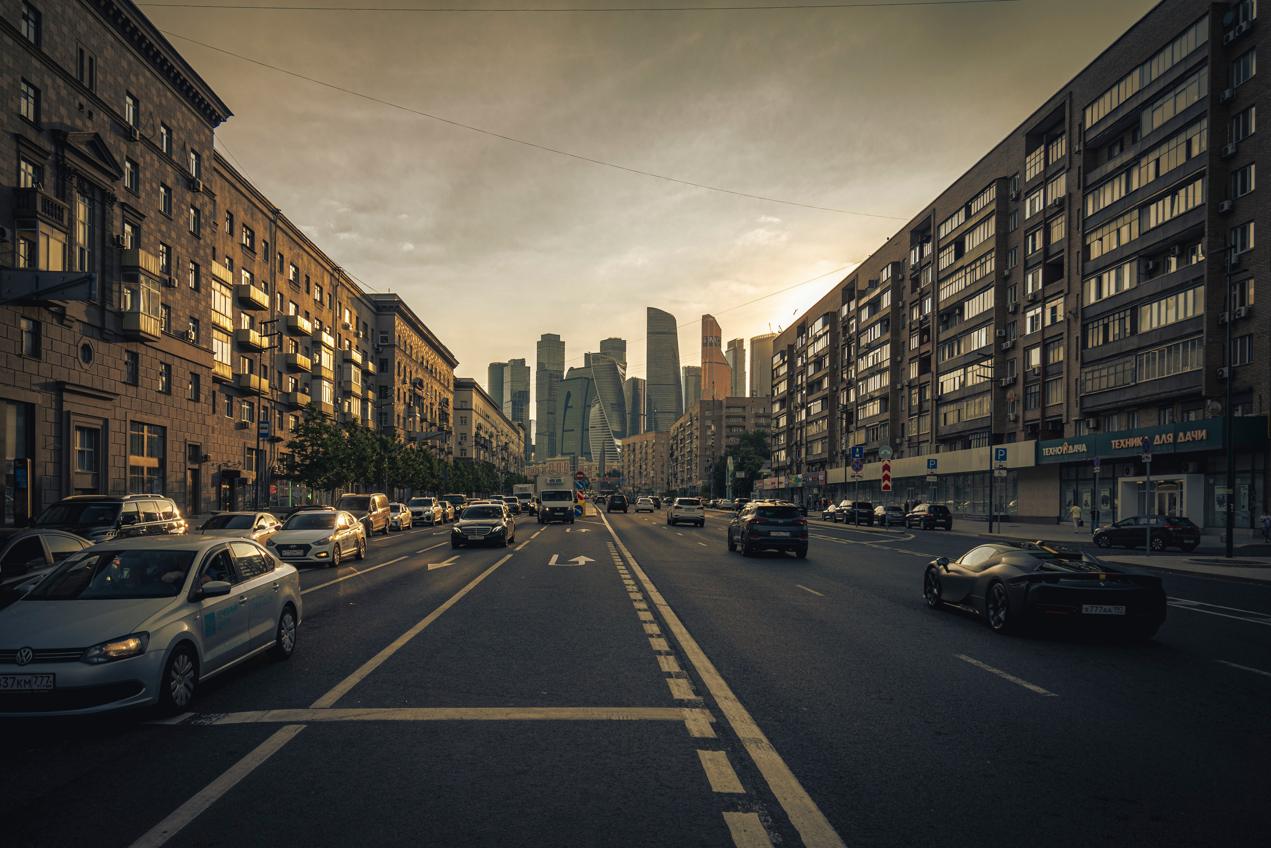 Фотопрогулка. Москва. Июль 2023. Фотограф Роман Адлер