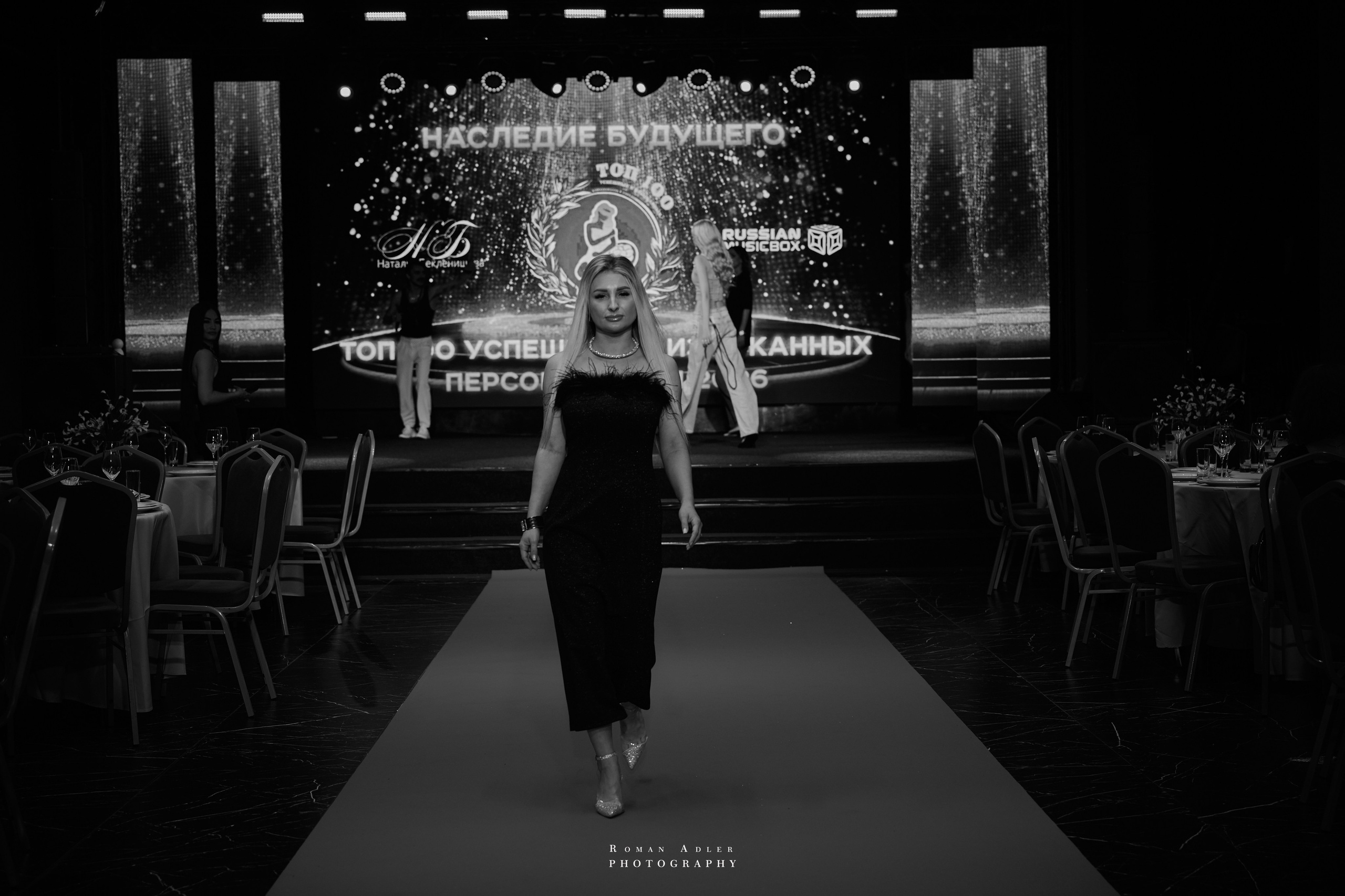 Бэкстейдж подготовки шоу Андрея Вишневского. Photographer Roman Adler