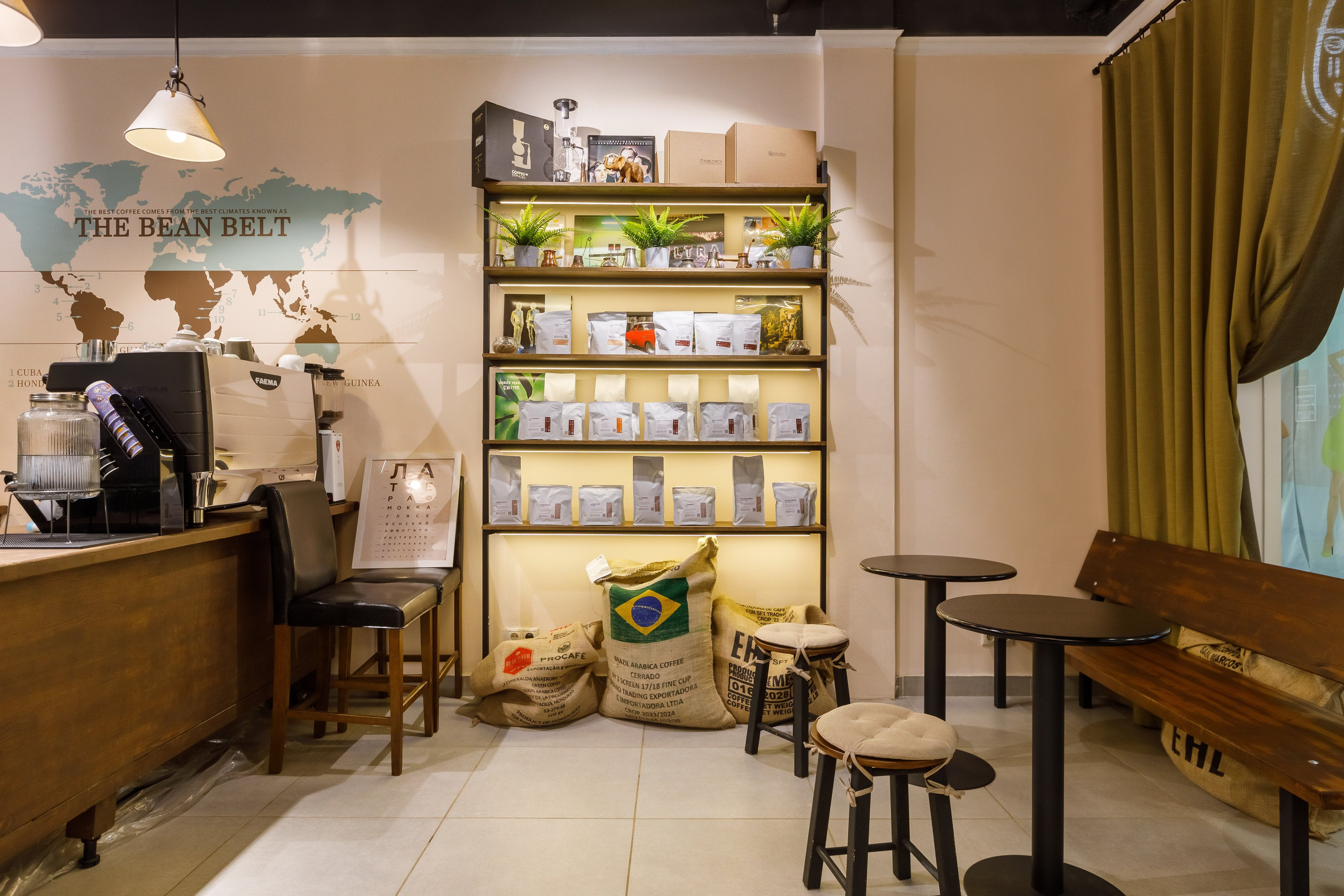 Фотосъемка торгового центра Покровский. Интерьерный фотограф в Москве Роман Потапов