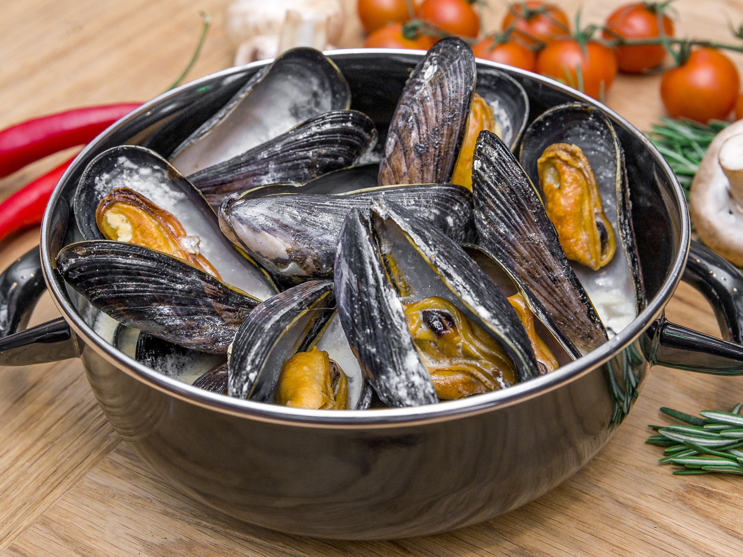 Съемка еды устриц и морепродуктов в ресторане для меню