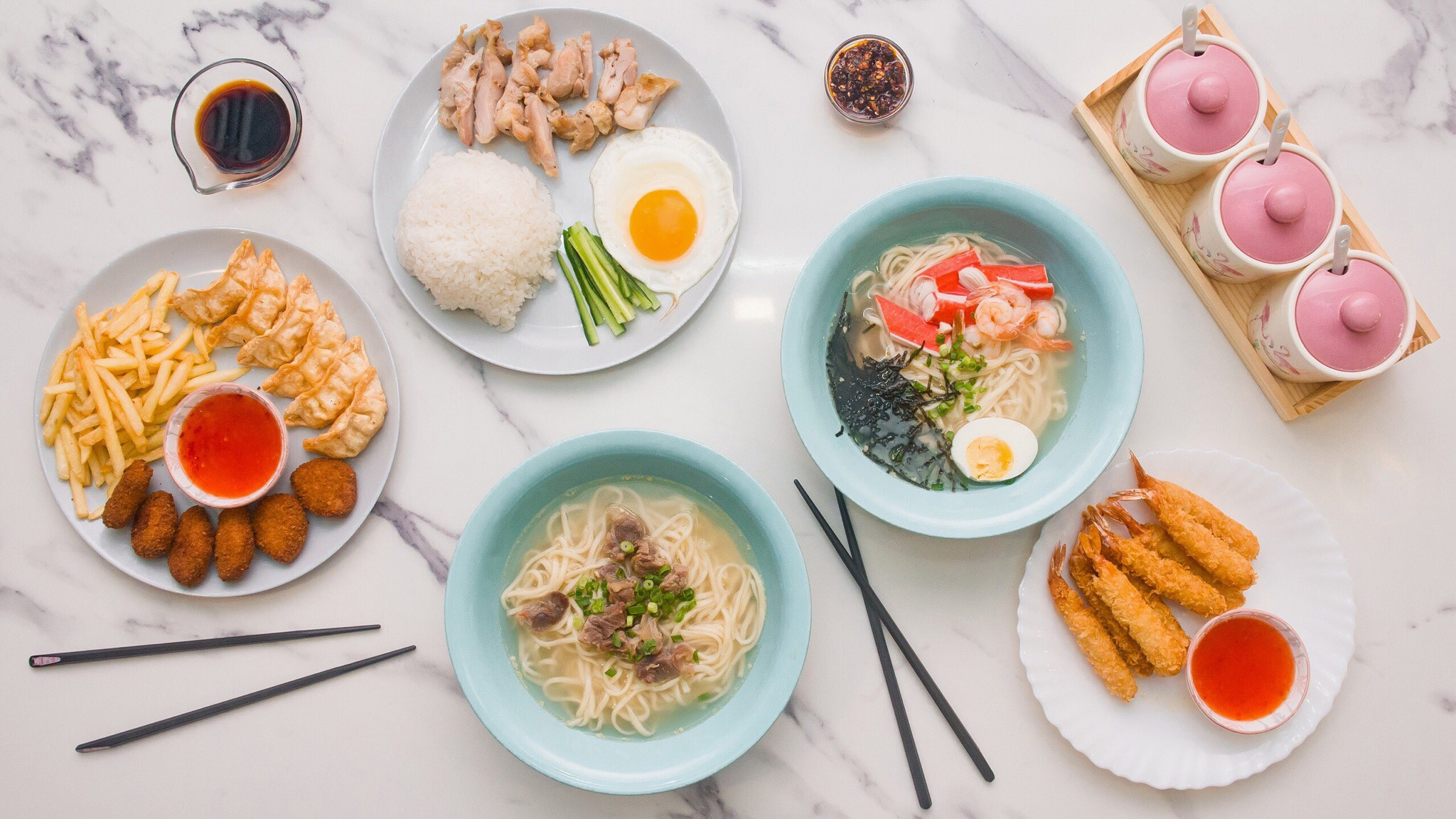 Японская и Китайская еда в композиции для меню