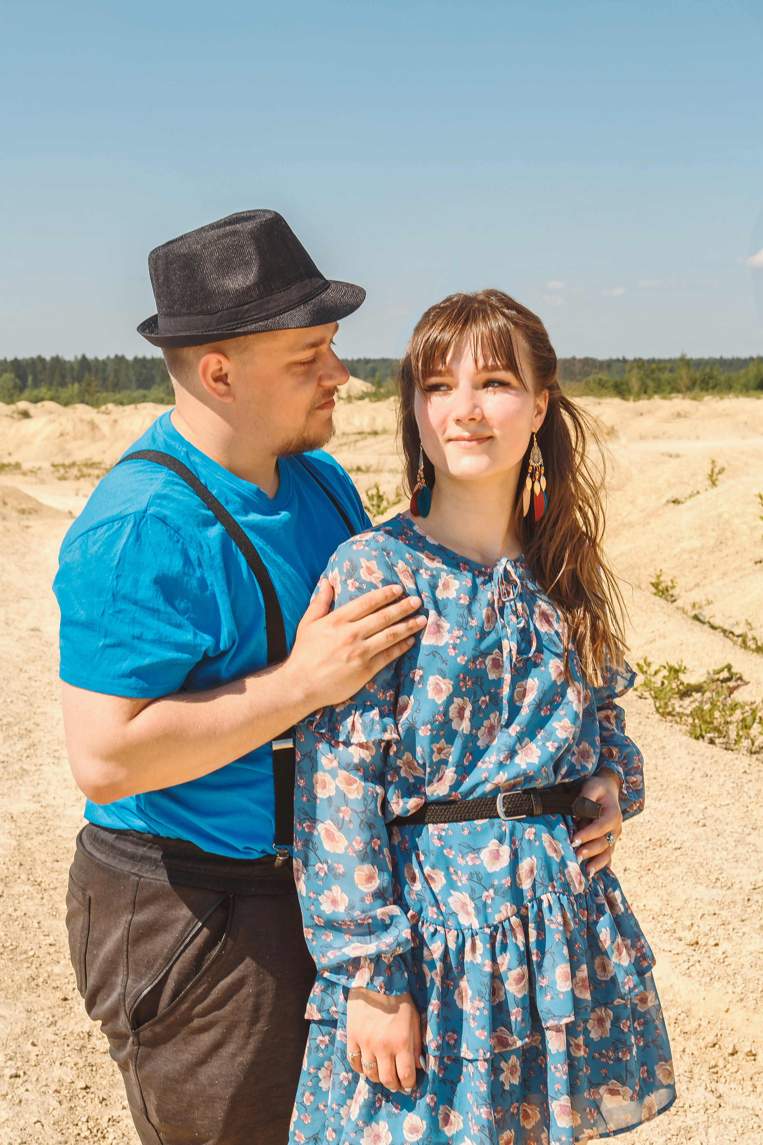 Съемка пары на карьере 