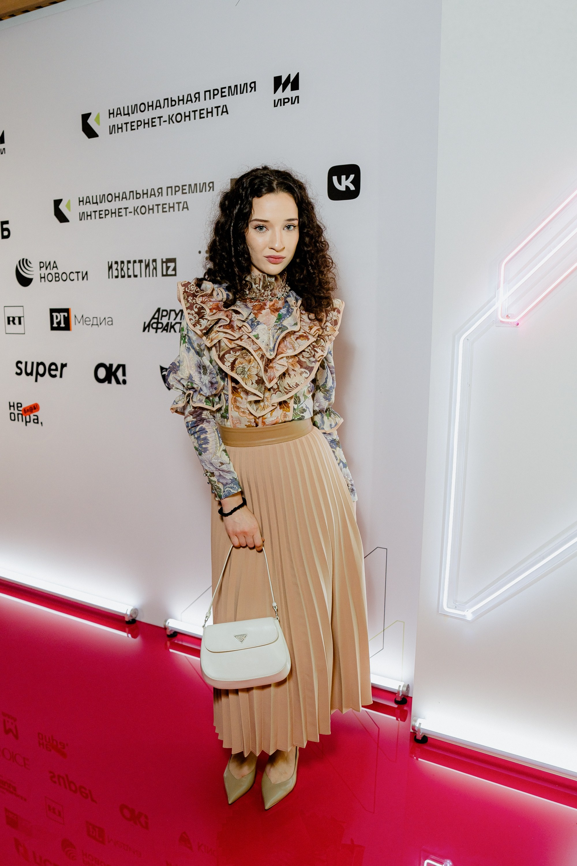 Национальная премия интернет-контента ИРИ. Костя Жуков — фотограф в Москве