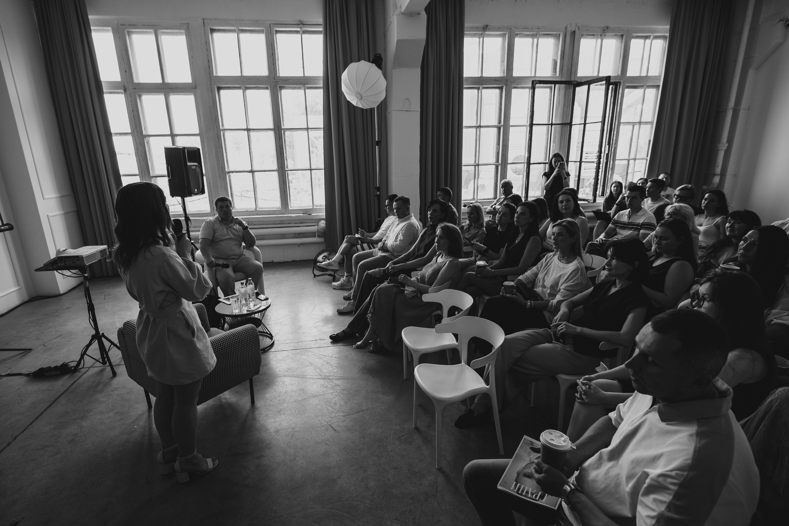20.05.2026 | Бизнес клуб Интера. «Фотостудия как бизнес: анализ и перспективы». Директор LCM Consulting Эдуард Тишко. Фотограф Роман Рудаков