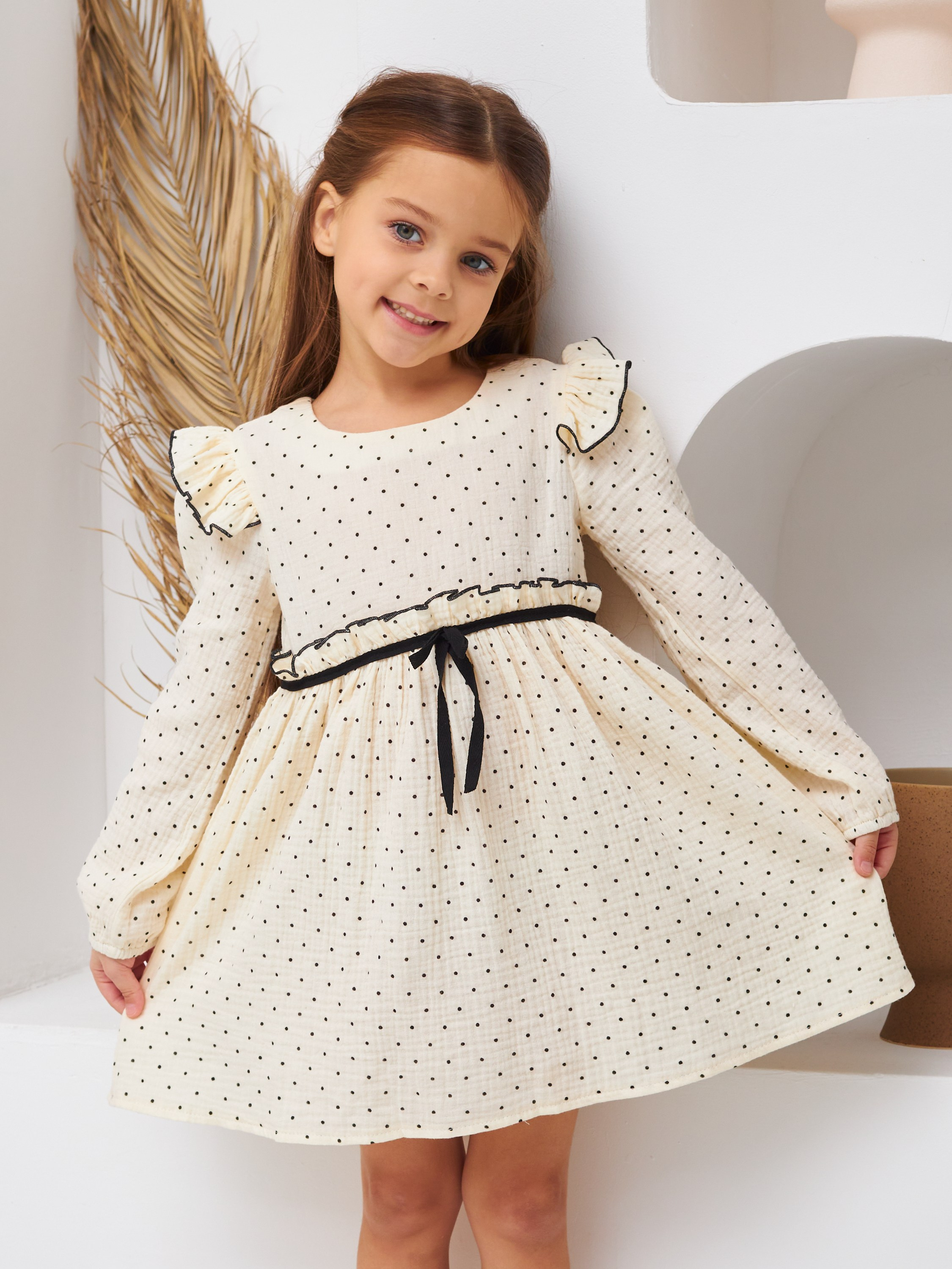 Фотосъемка платьев для девочек Екатеринбург Wildberries ВБ Ozon Озон фотосессия детей Екб заказать цена фотосъемка товара WB детское платье. Фотограф Екатеринбург Анастасия Жерновская | Маркетплейсы и нейрофото