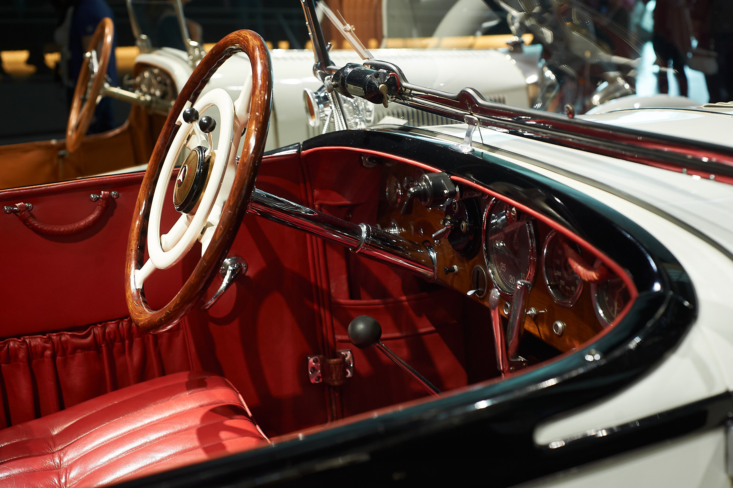 Корпоратив DiHouse, поездка в музей Mercedes-Benz. Reportage event photographer in Moscow Alexander Gladkiy