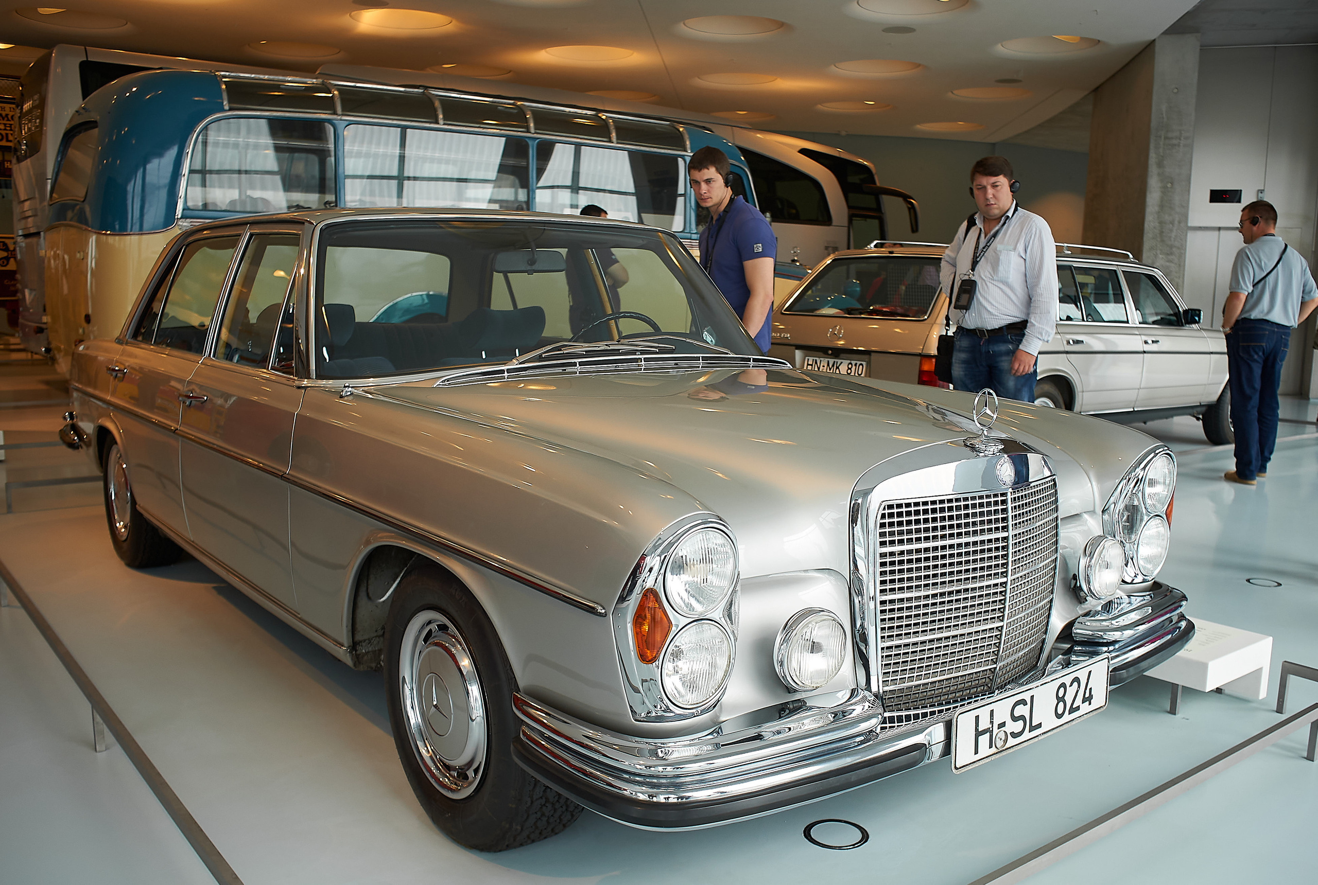 Корпоратив DiHouse, поездка в музей Mercedes-Benz. Reportage event photographer in Moscow Alexander Gladkiy