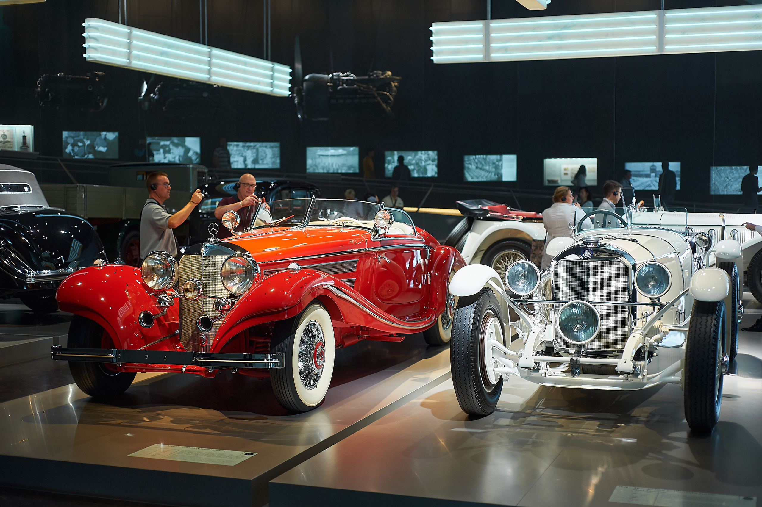 Корпоратив DiHouse, поездка в музей Mercedes-Benz. Reportage event photographer in Moscow Alexander Gladkiy