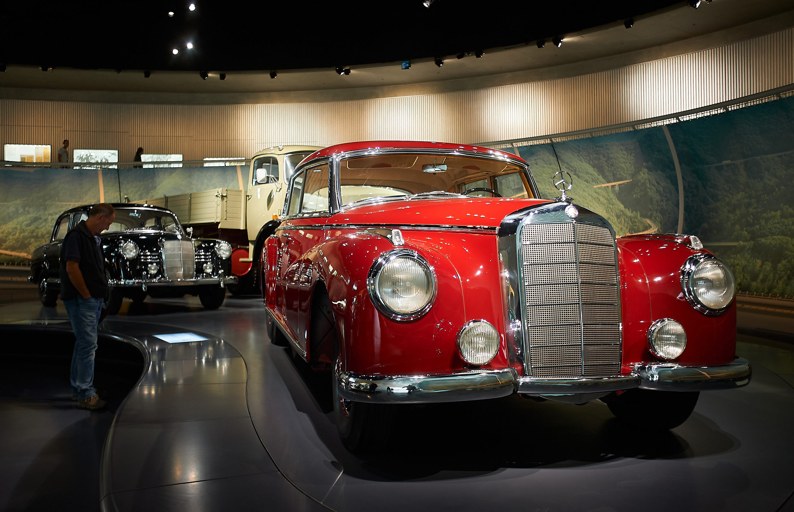 Корпоратив DiHouse, поездка в музей Mercedes-Benz. Reportage event photographer in Moscow Alexander Gladkiy