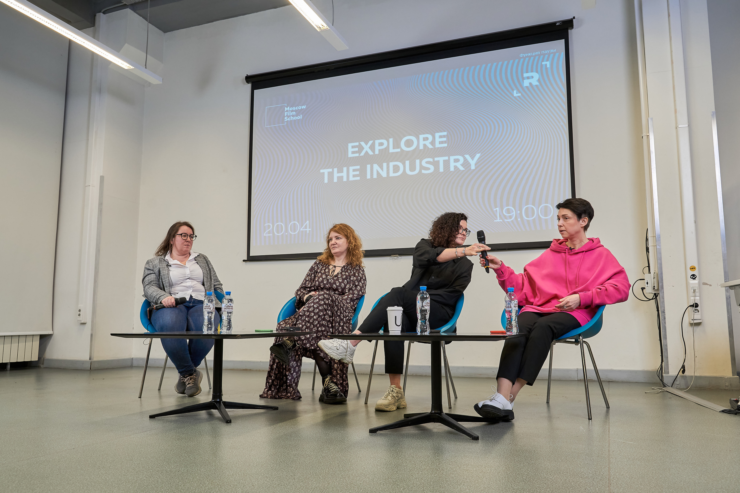 Open-talk с представителями онлайн-платформ. Репортажный ивент фотограф в Москве Александр Гладкий