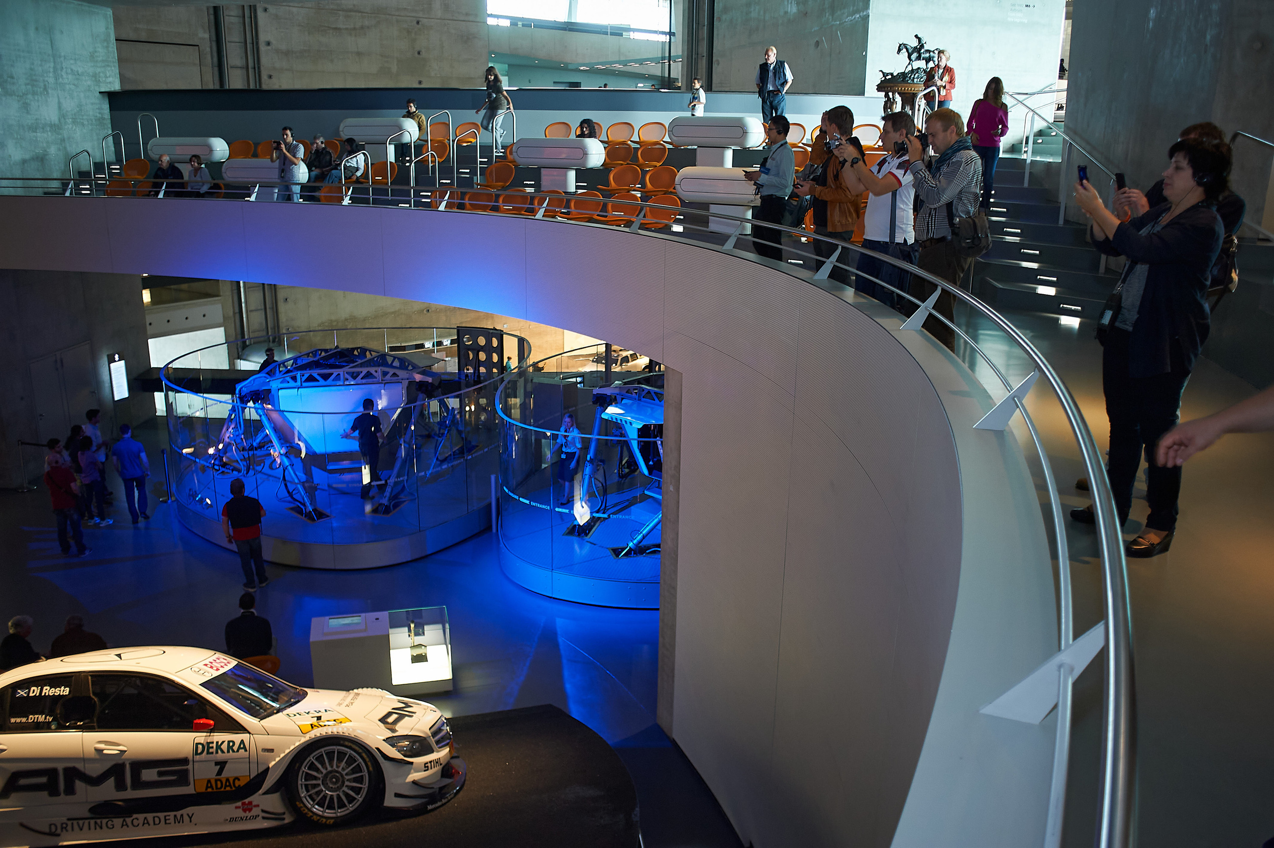 Корпоратив DiHouse, поездка в музей Mercedes-Benz. Reportage event photographer in Moscow Alexander Gladkiy