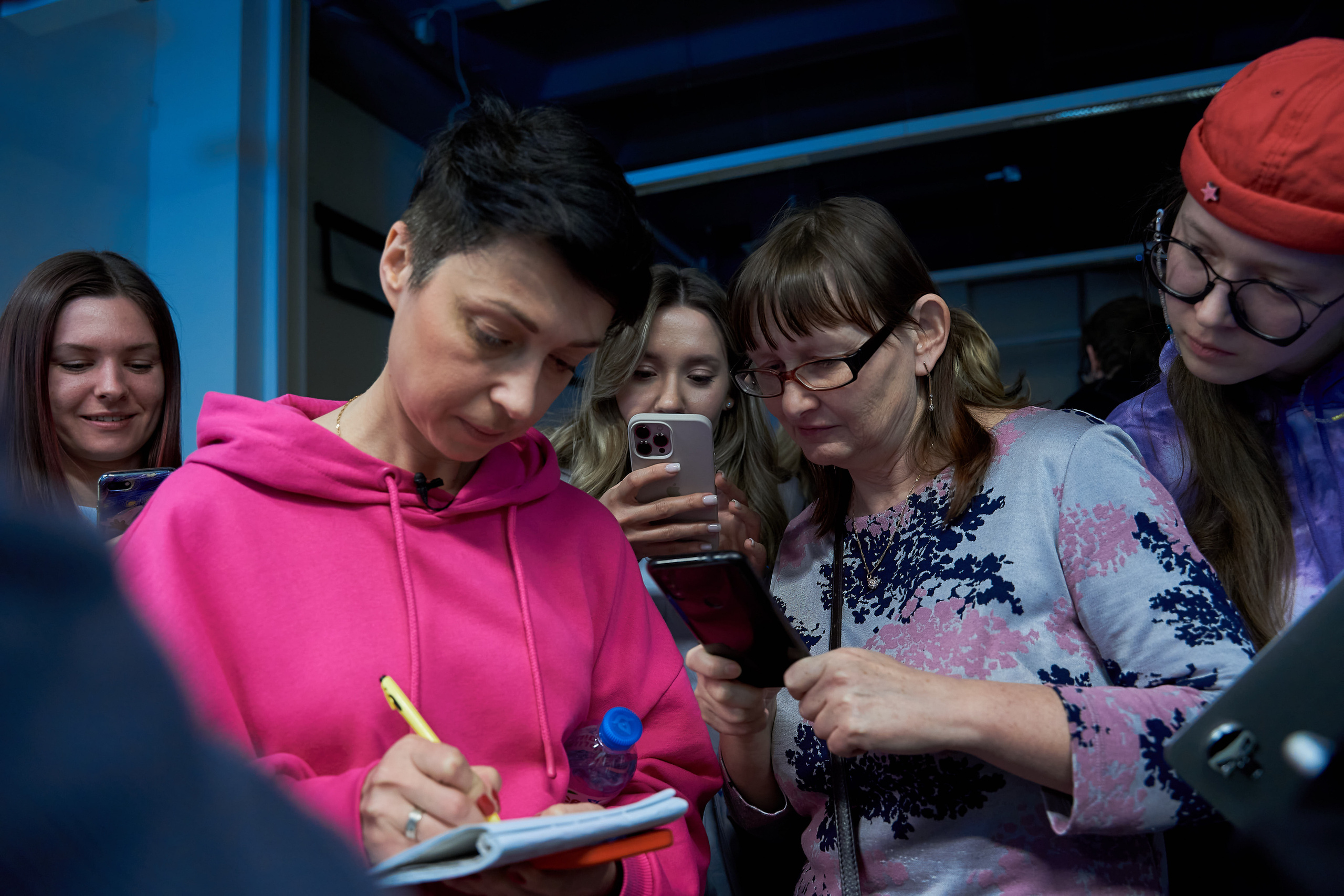 Open-talk с представителями онлайн-платформ. Репортажный ивент фотограф в Москве Александр Гладкий