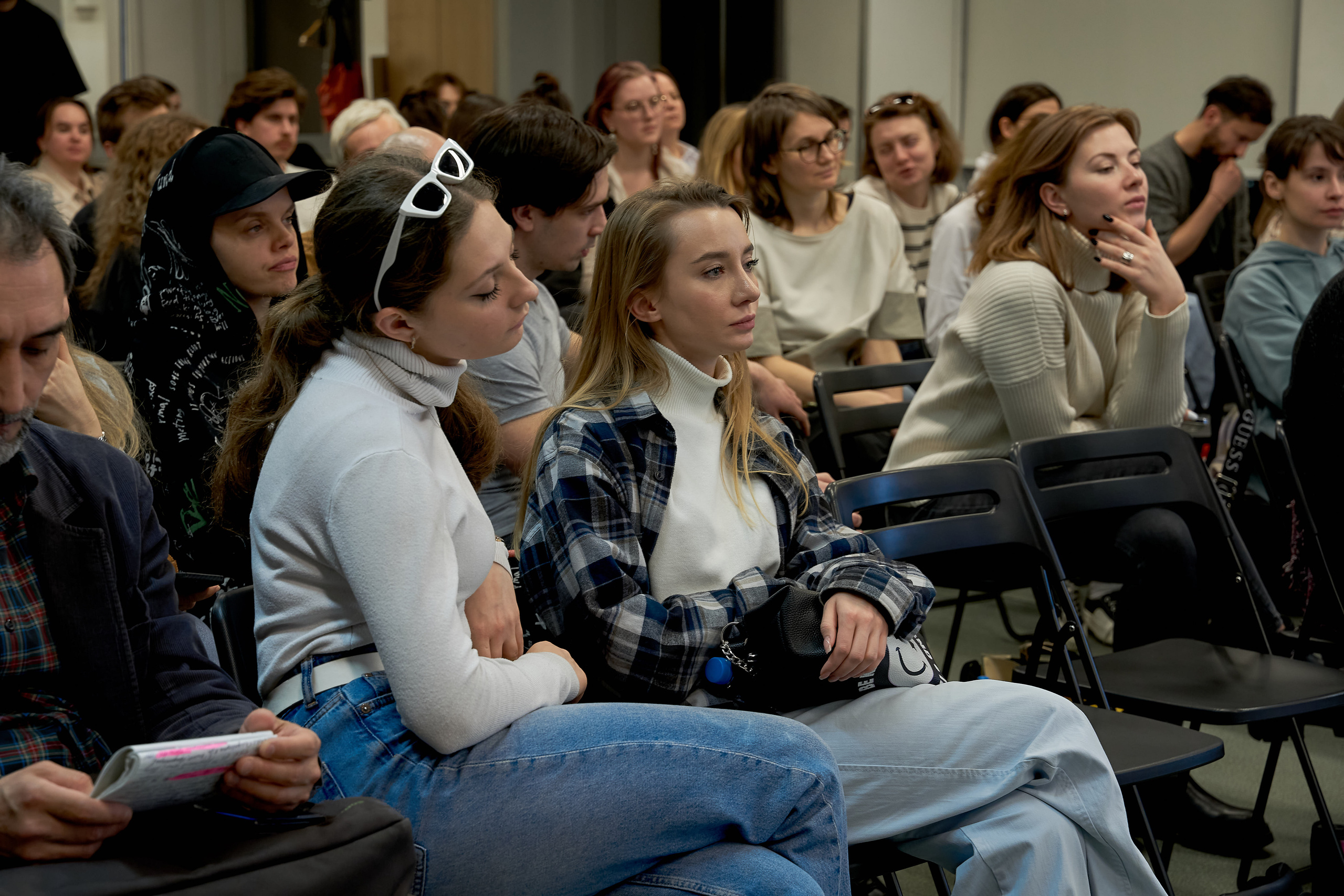 Open-talk с представителями онлайн-платформ. Репортажный ивент фотограф в Москве Александр Гладкий