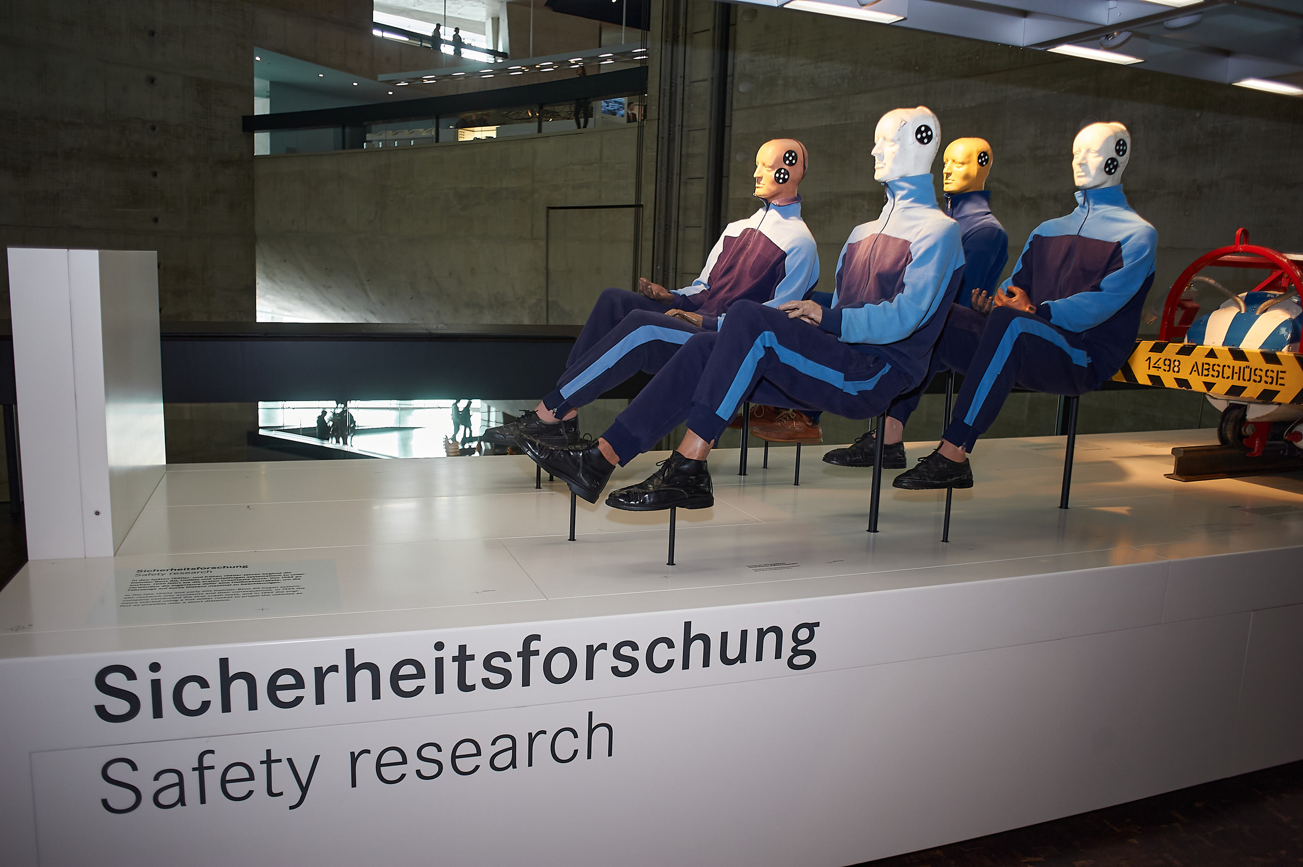 Корпоратив DiHouse, поездка в музей Mercedes-Benz. Reportage event photographer in Moscow Alexander Gladkiy