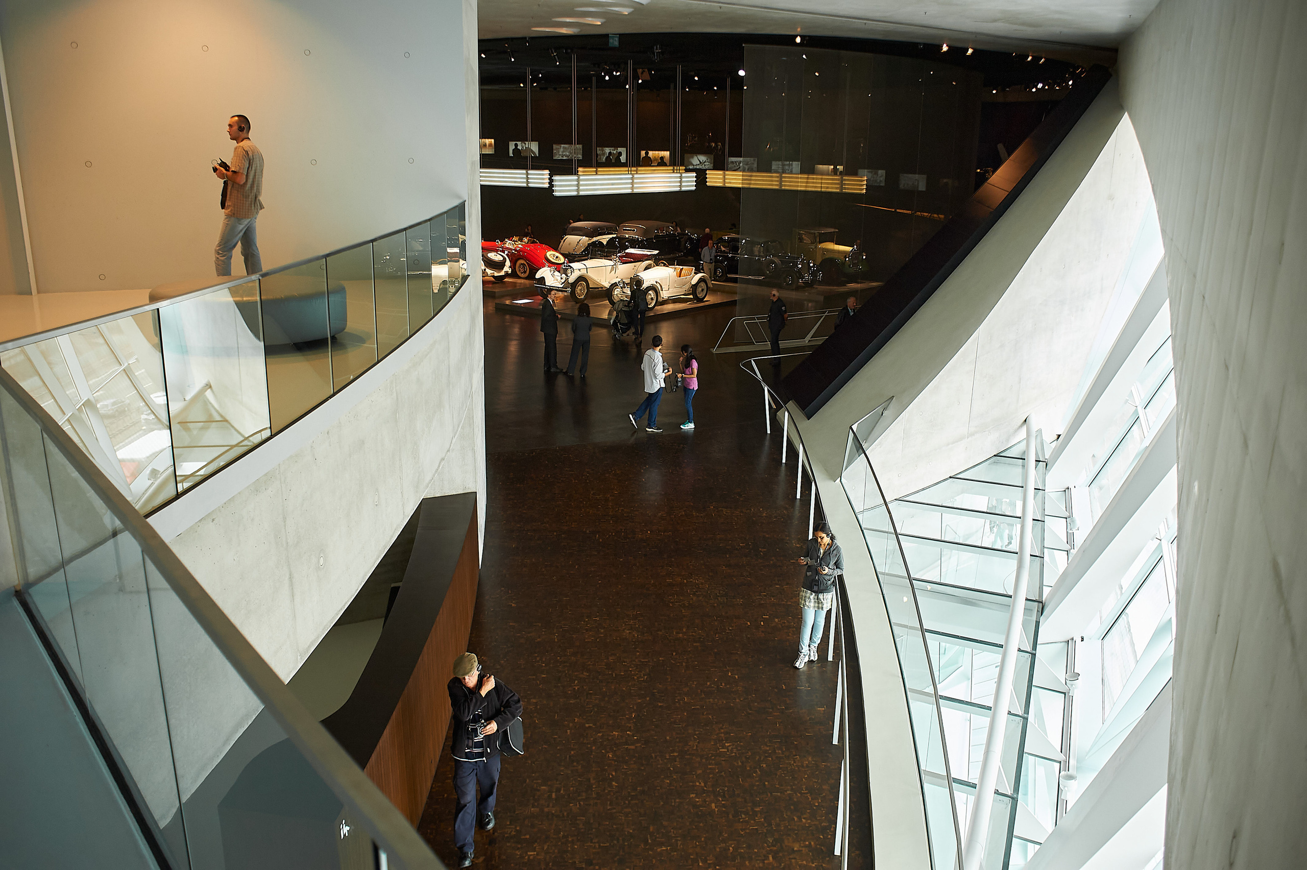 Корпоратив DiHouse, поездка в музей Mercedes-Benz. Reportage event photographer in Moscow Alexander Gladkiy