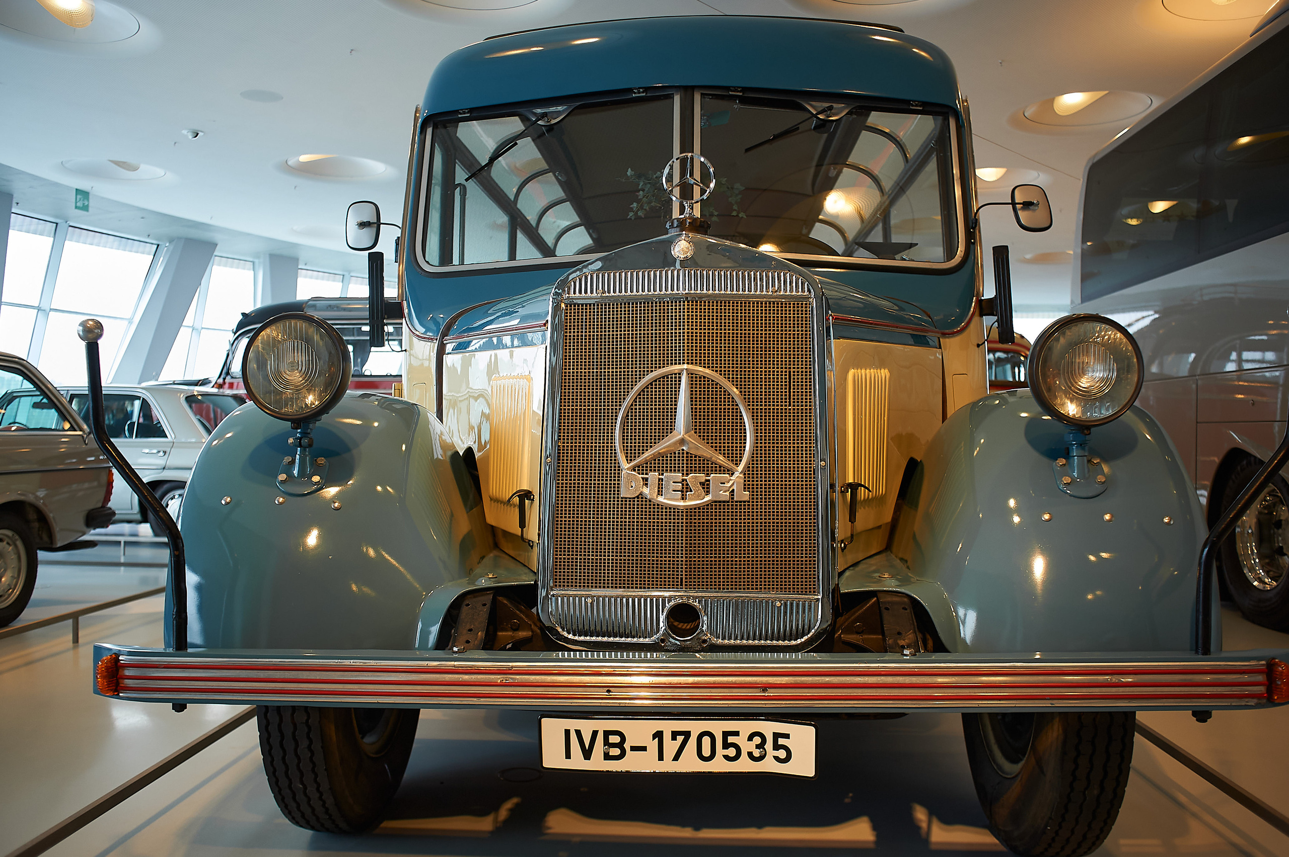 Корпоратив DiHouse, поездка в музей Mercedes-Benz. Reportage event photographer in Moscow Alexander Gladkiy