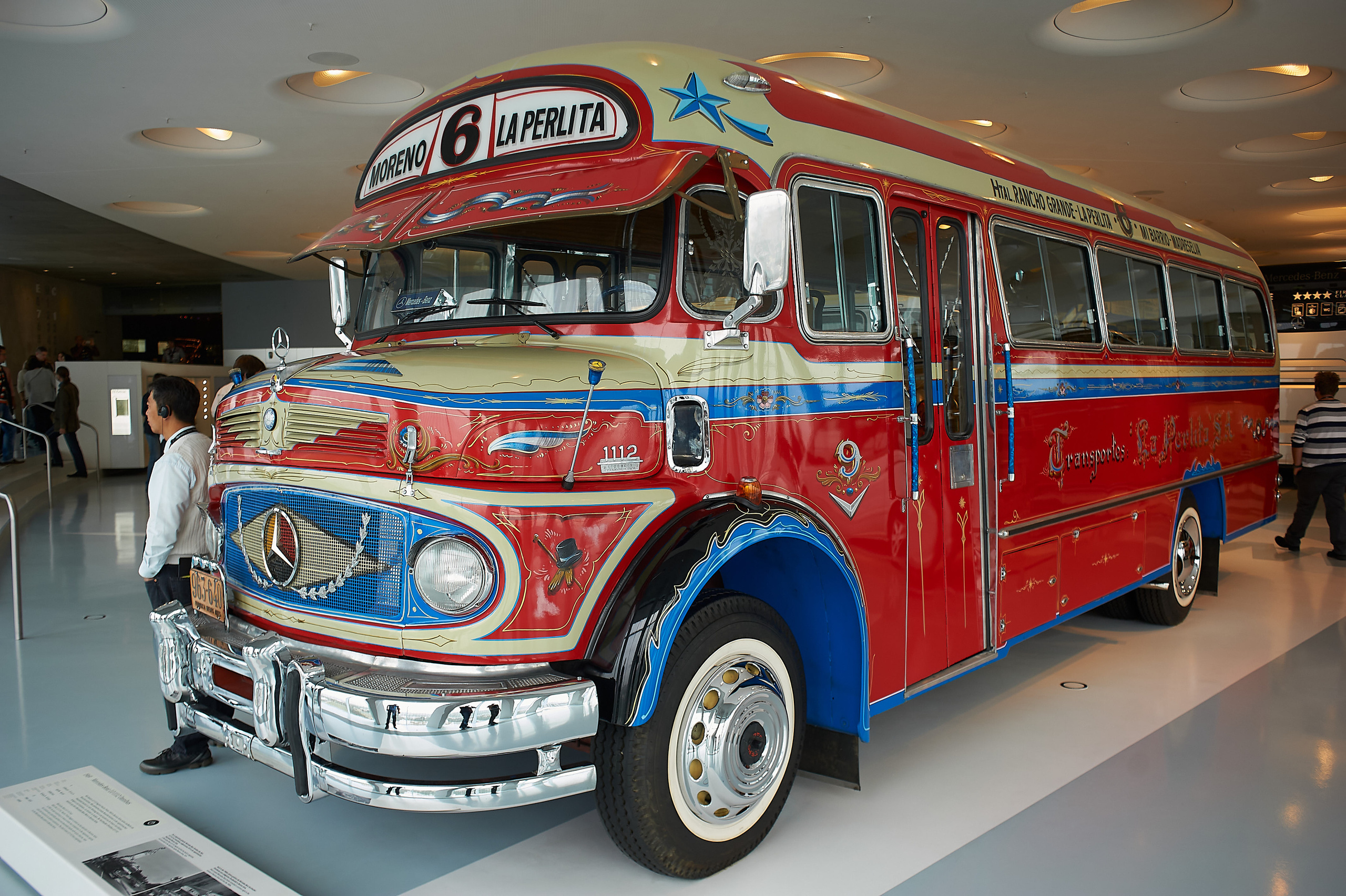 Корпоратив DiHouse, поездка в музей Mercedes-Benz. Reportage event photographer in Moscow Alexander Gladkiy