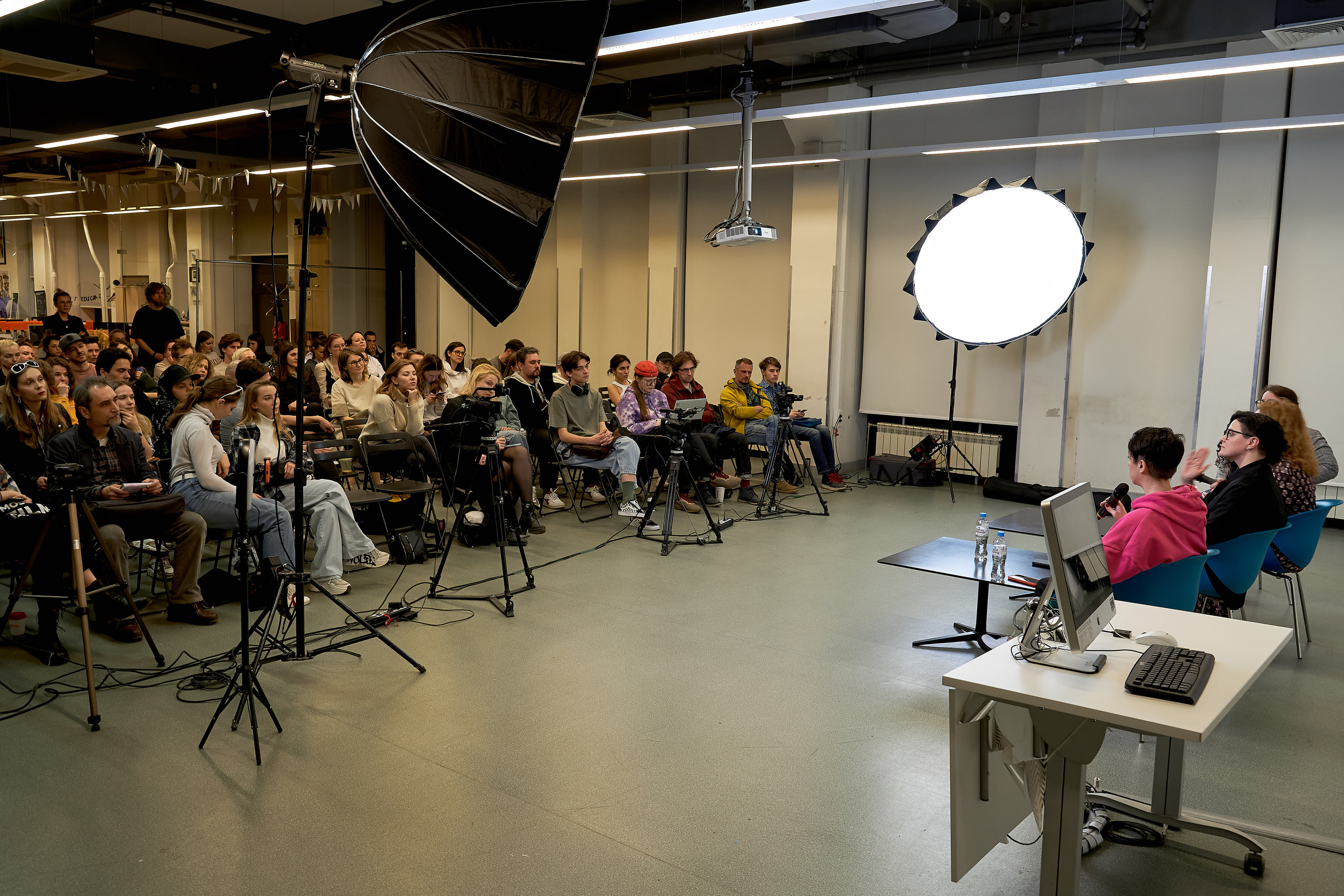 Open-talk с представителями онлайн-платформ. Репортажный ивент фотограф в Москве Александр Гладкий