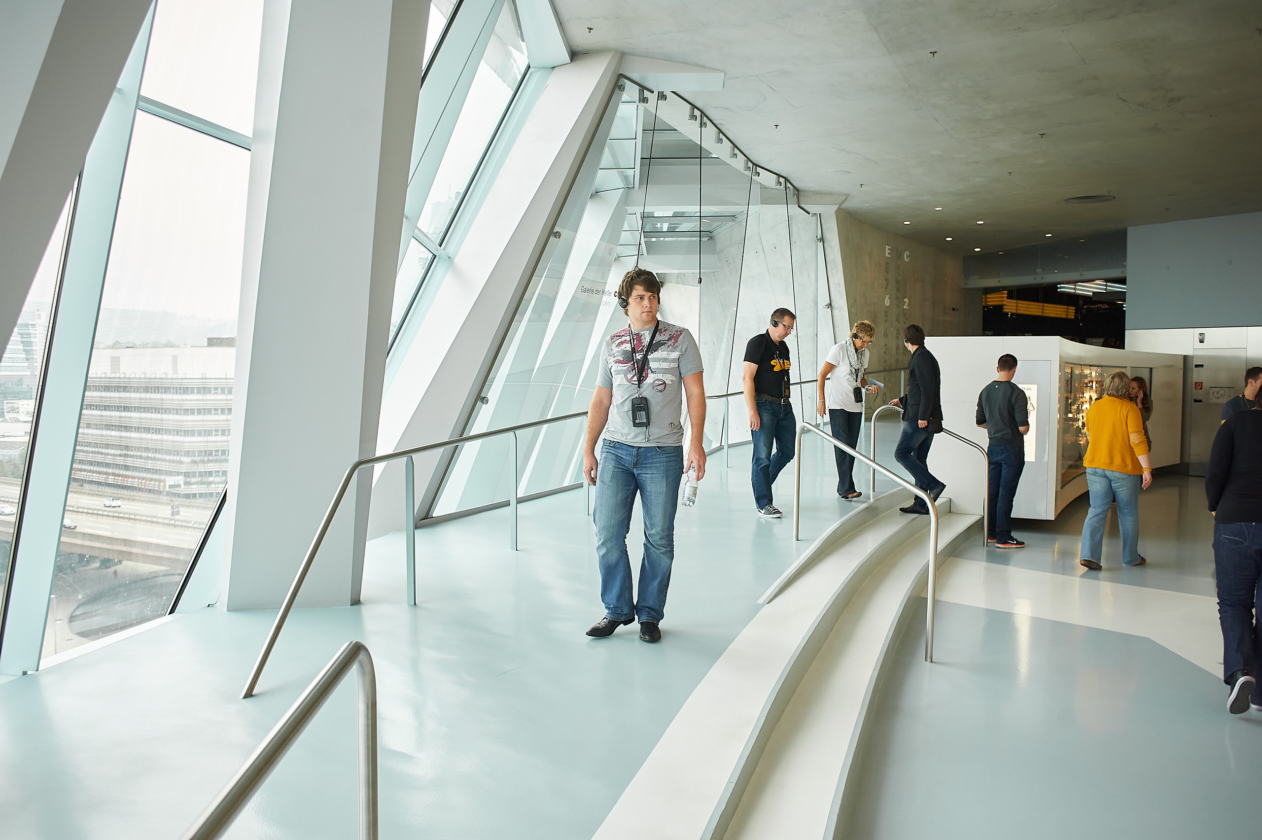 Корпоратив DiHouse, поездка в музей Mercedes-Benz. Reportage event photographer in Moscow Alexander Gladkiy