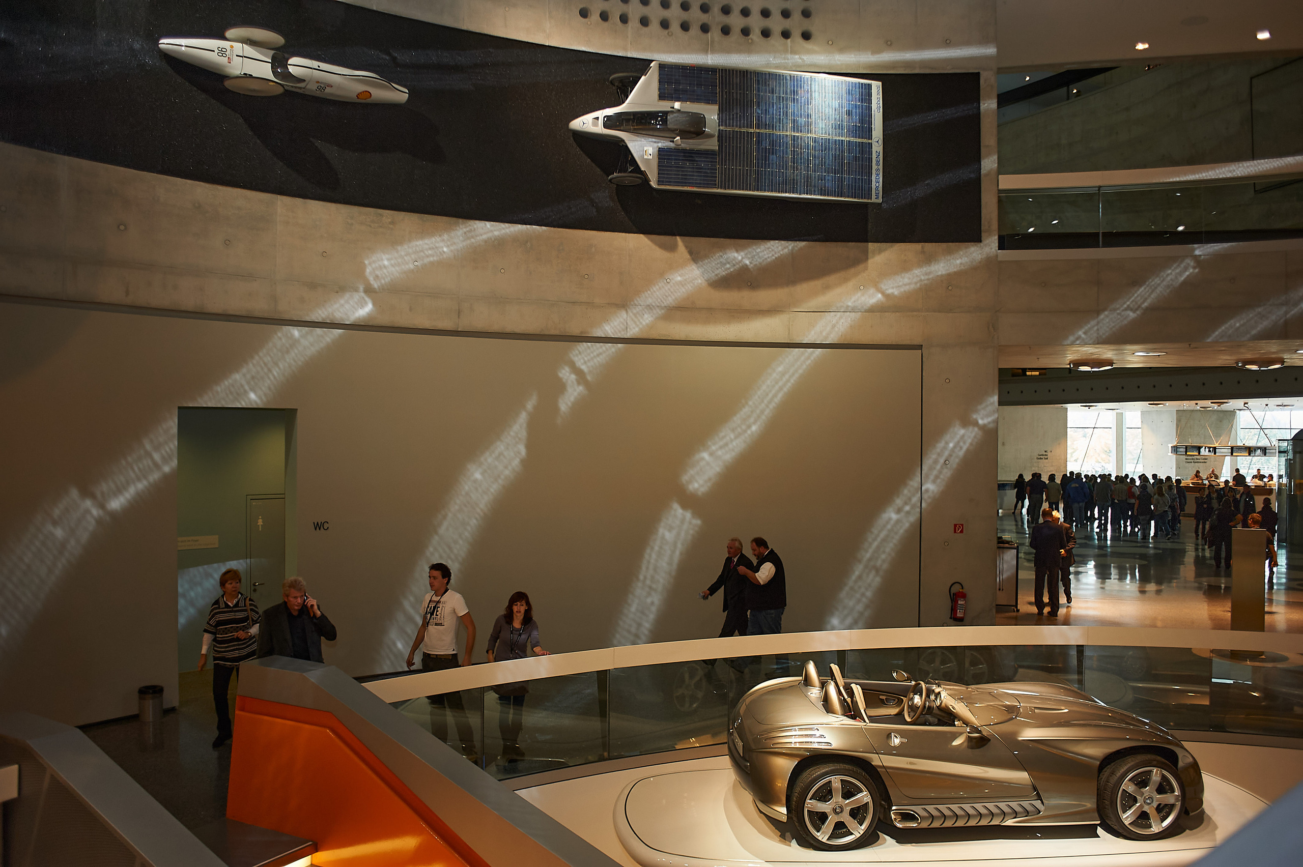 Корпоратив DiHouse, поездка в музей Mercedes-Benz. Reportage event photographer in Moscow Alexander Gladkiy