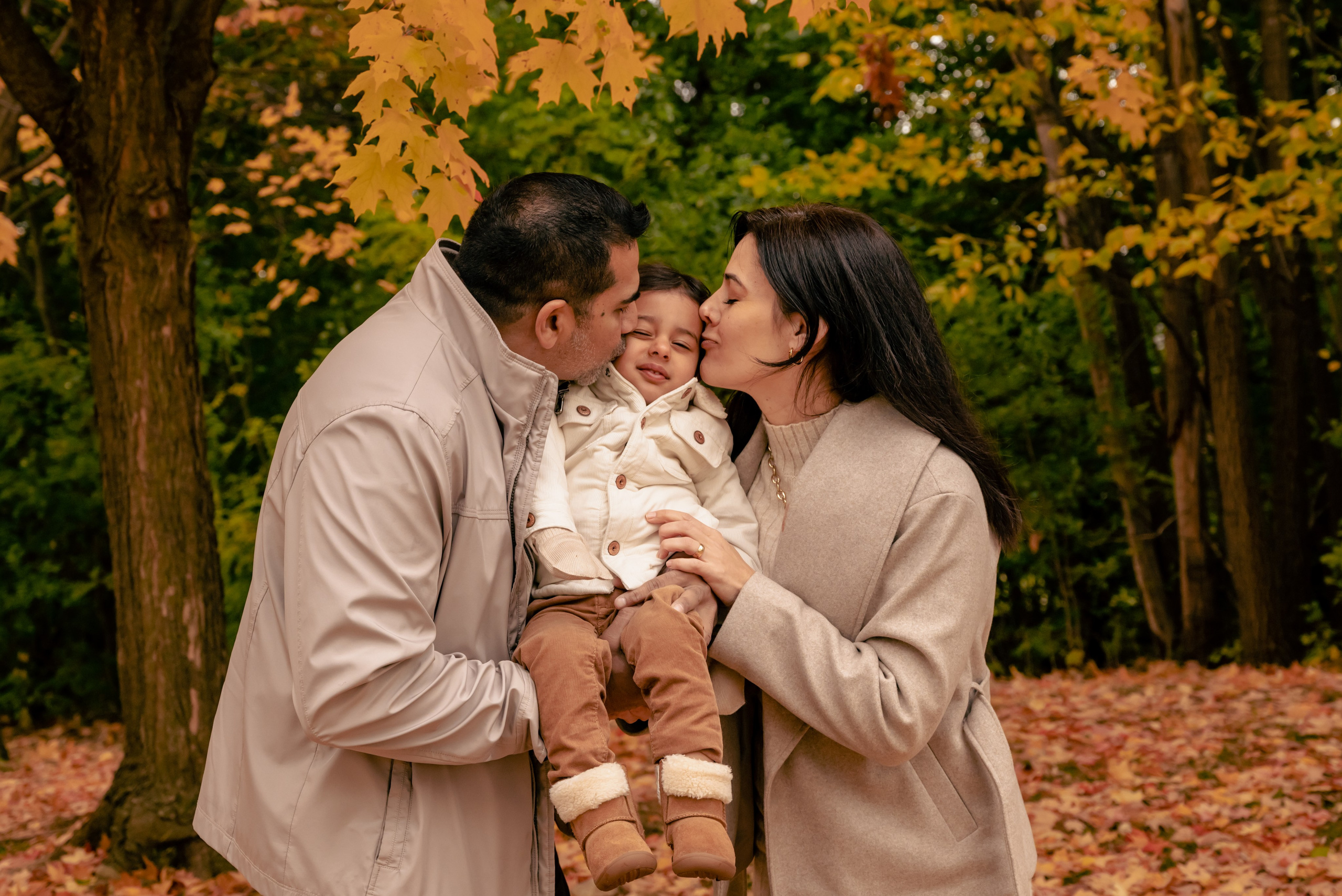 Family Photographer in Toronto — Natural Family & Lifestyle Photography | Khorosheva Irina