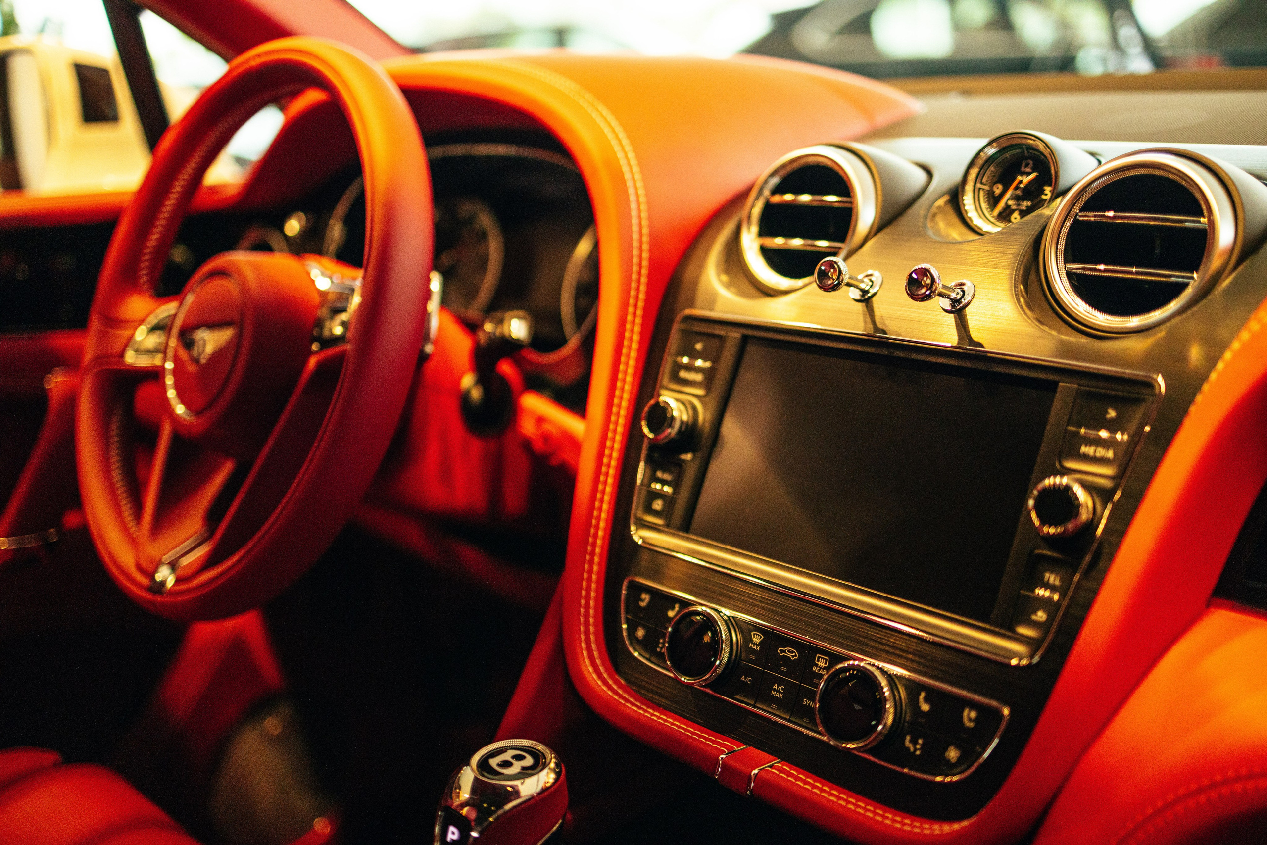 14.06.20 bentley. Руслан Плахтеев