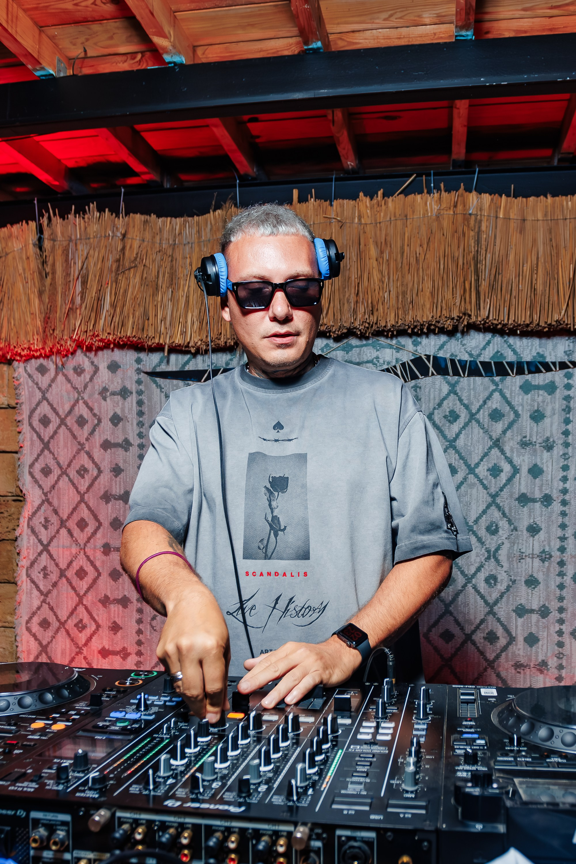 «Юлия Волкова"_Чайка на пляже_Ялта_2.08.2025 г. Аминов Руслан | Фотограф