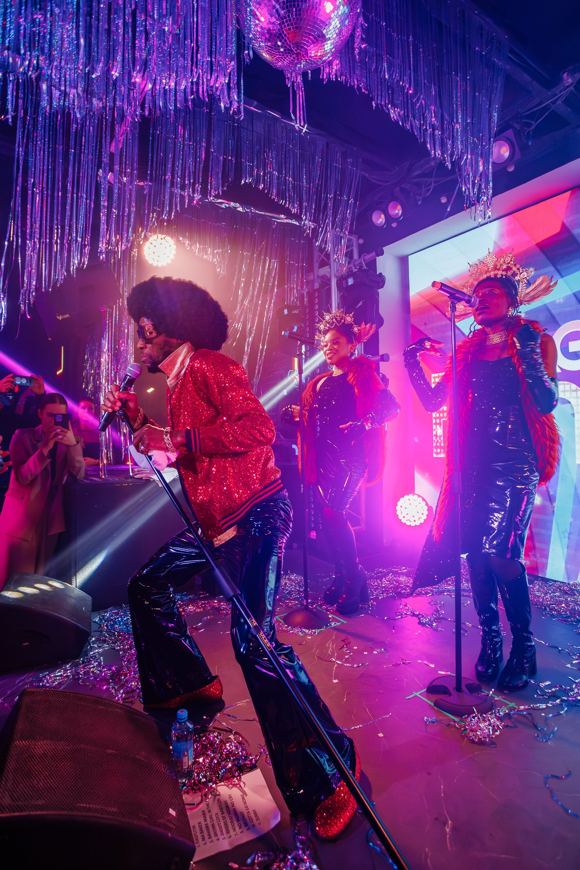 «Magic of BONEY`M «_Чайка на пляже_Ялта_06.12.2025 г. Аминов Руслан | Фотограф