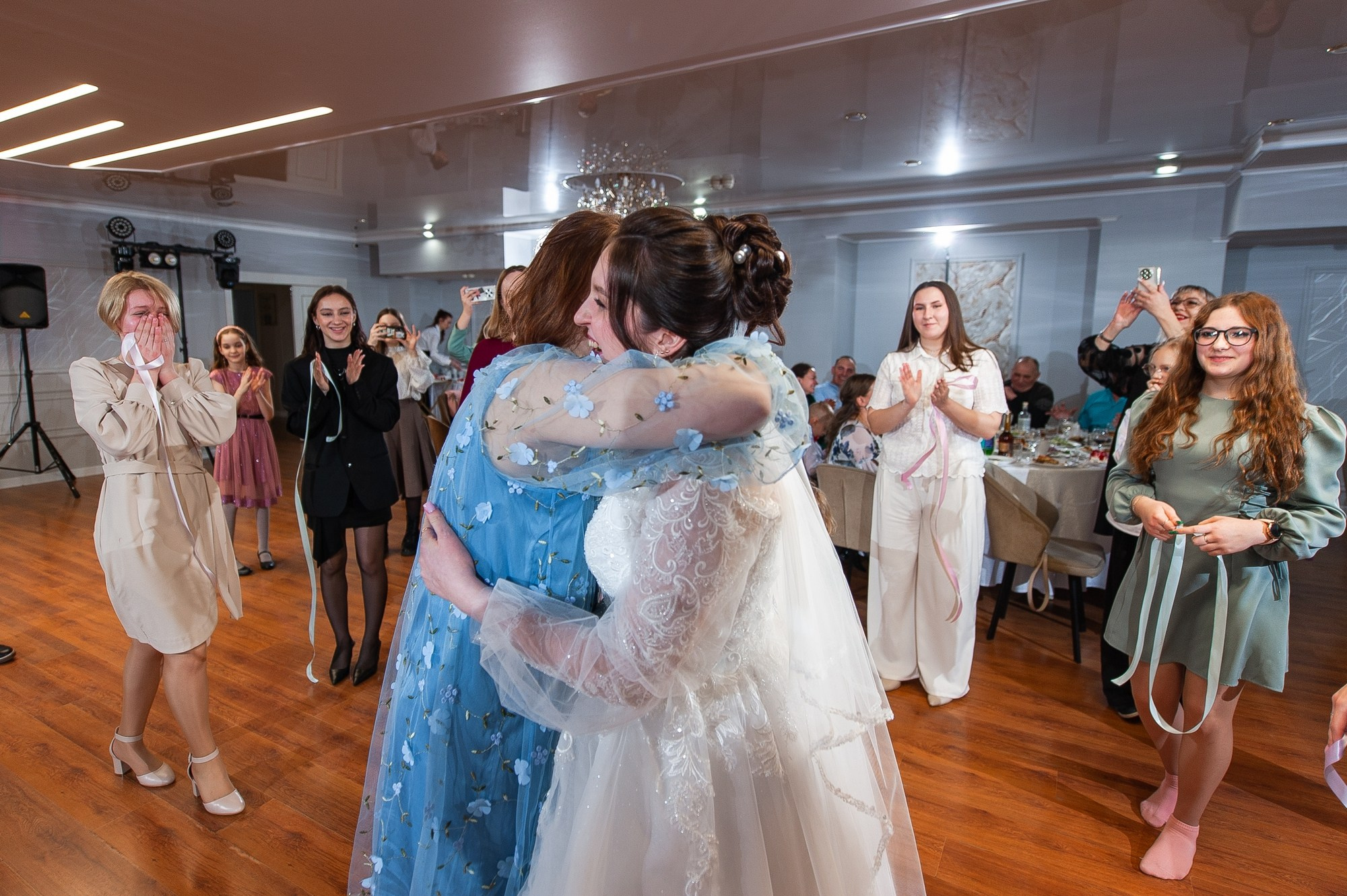Студия и банкет. Свадебный и семейный фотограф в Омске Мормулев Михаил