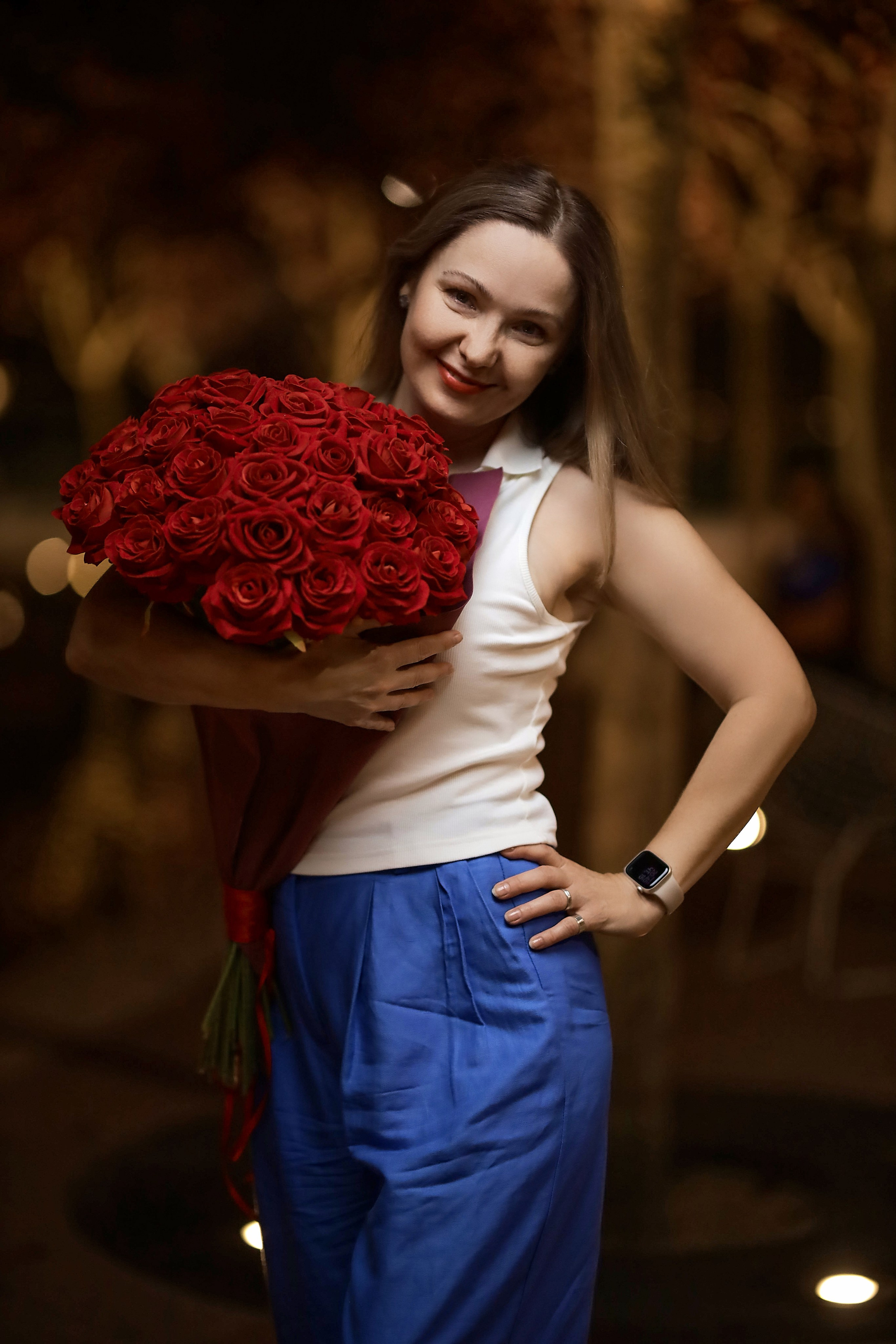 Татьяна в вечернем парке с розами. Семейный и свадебный фотограф в Краснодаре Михеева Светлана