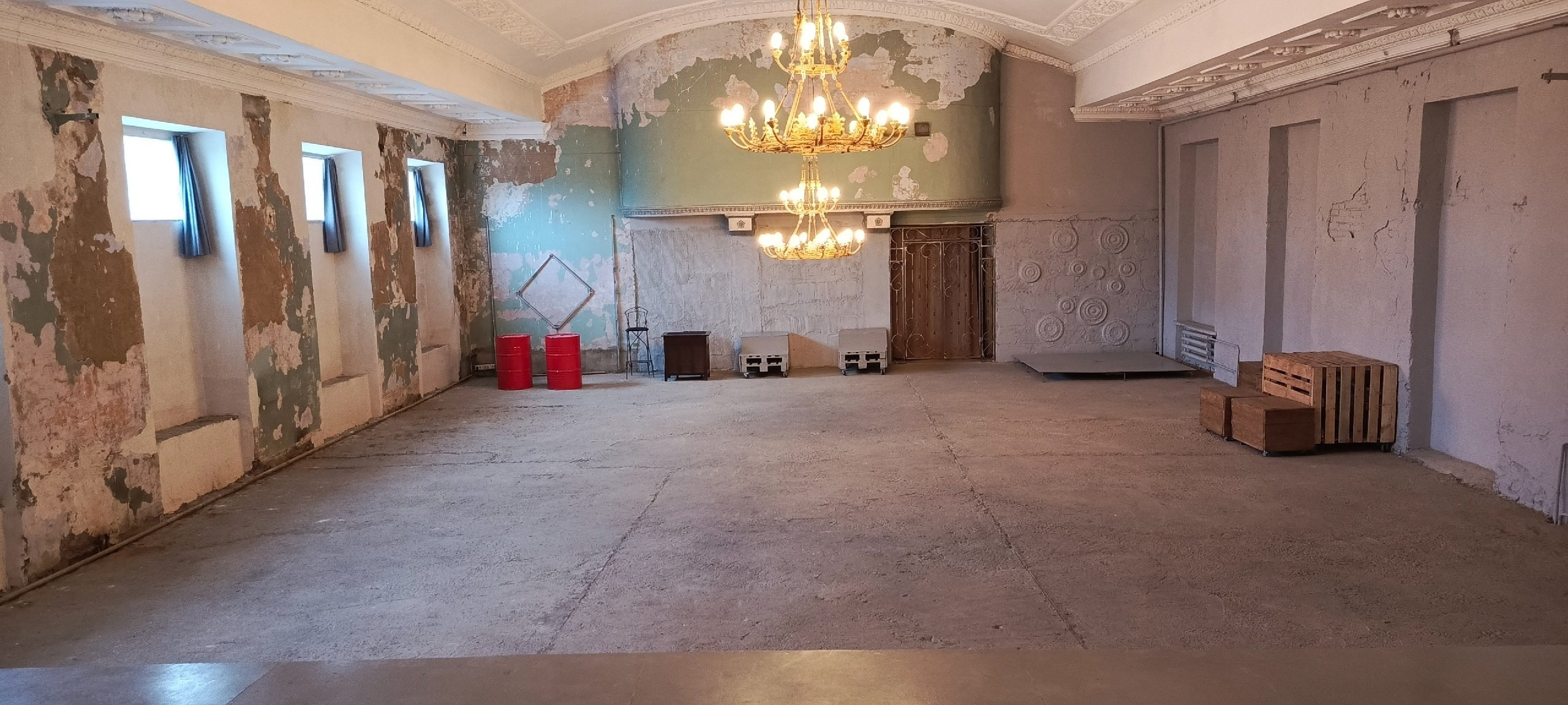 Зал «Стройка» 440 м²