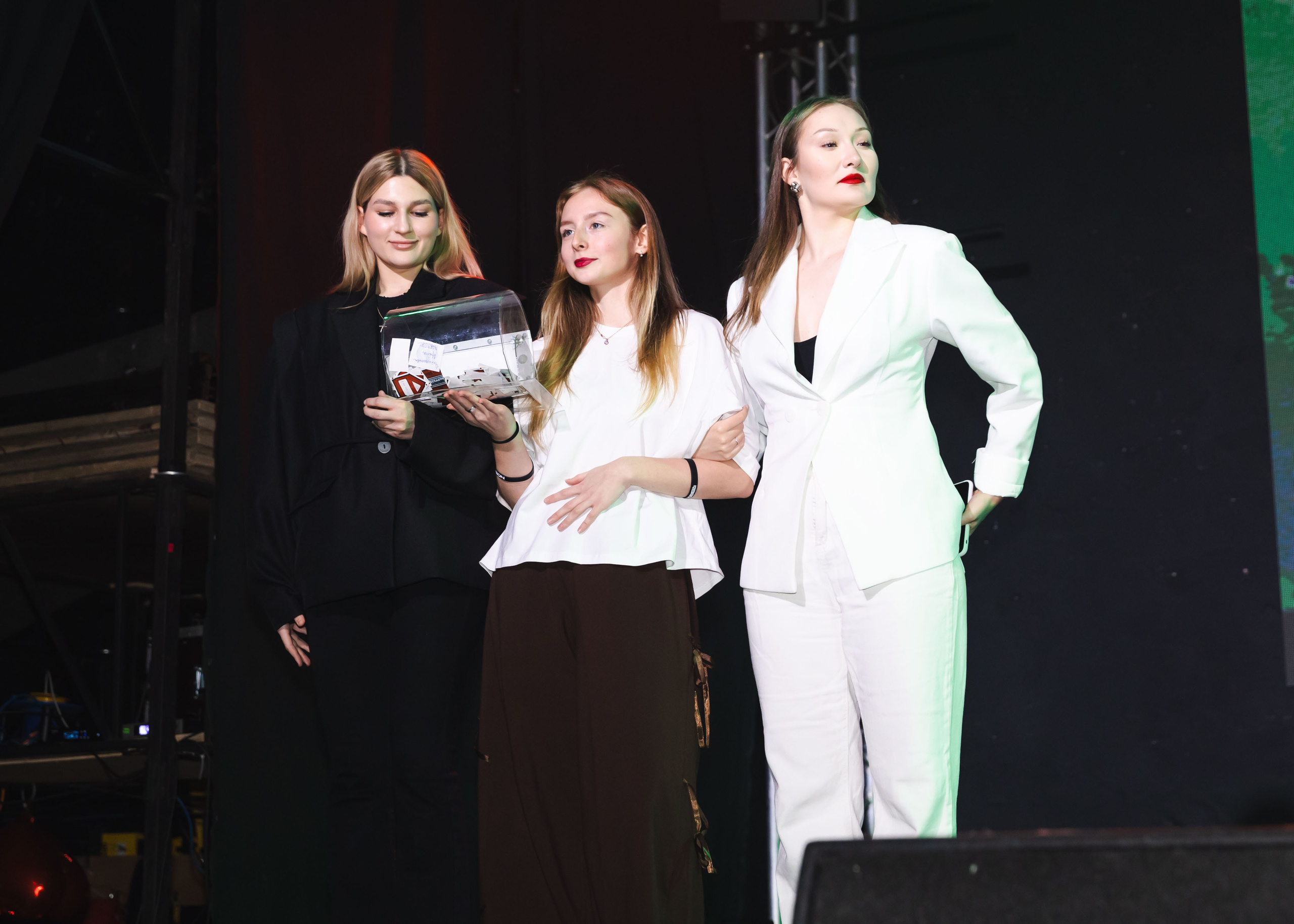 21.12.2025 Новогодняя Тусовка Non Stop. ФОТОГРАФ ВИНОГРАДОВА ДАРЬЯ