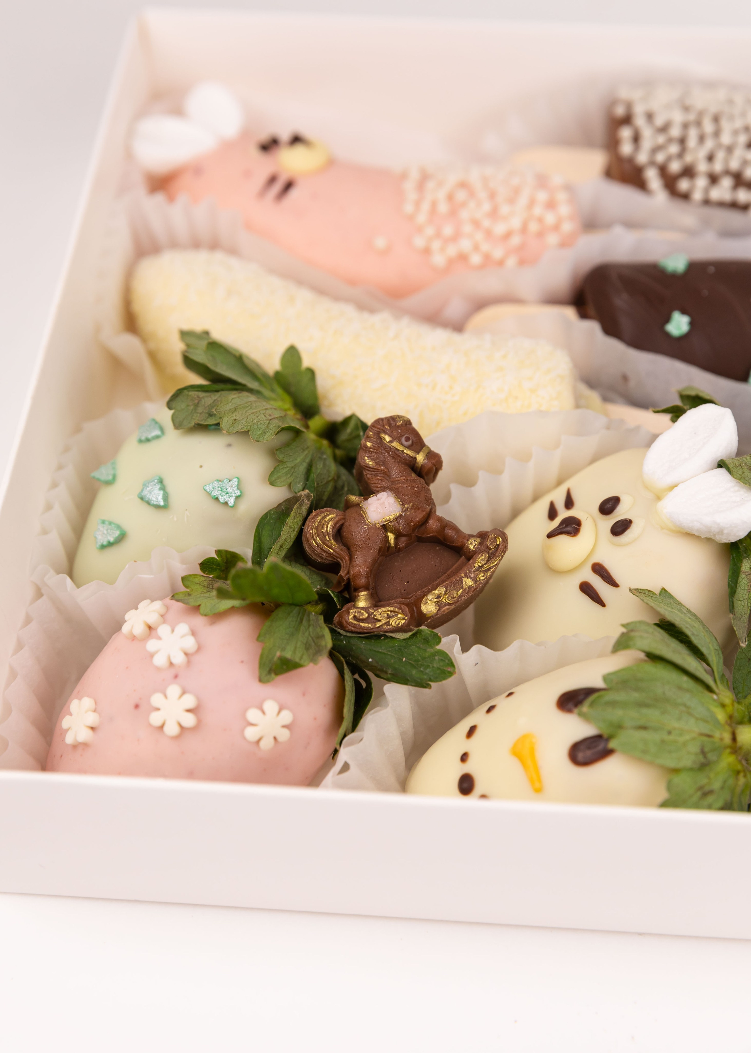 26.11.2025 Новогодние наборы и букеты, Клубникисс. ФОТОГРАФ ВИНОГРАДОВА ДАРЬЯ