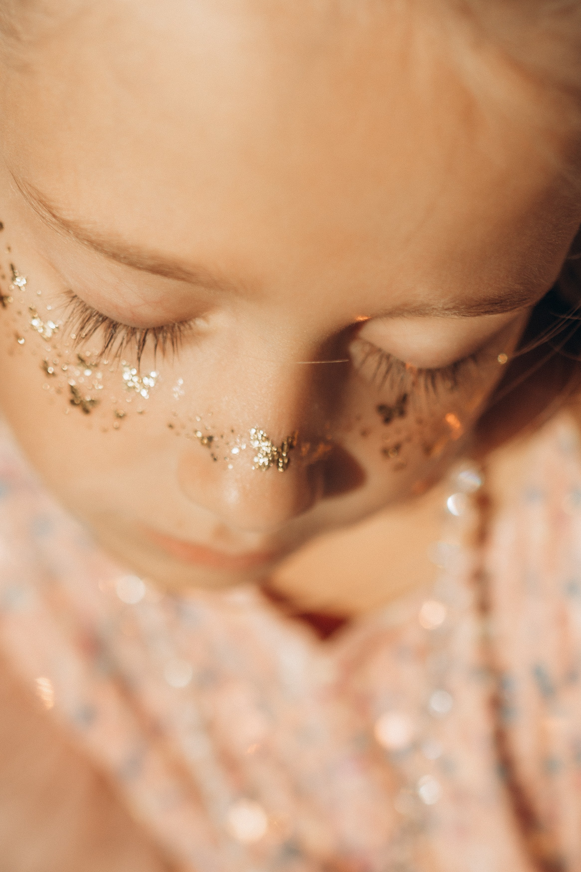 Вика и Миша на сене. Семейный фотограф lifestyle в Новосибирске Елена Шпилевая