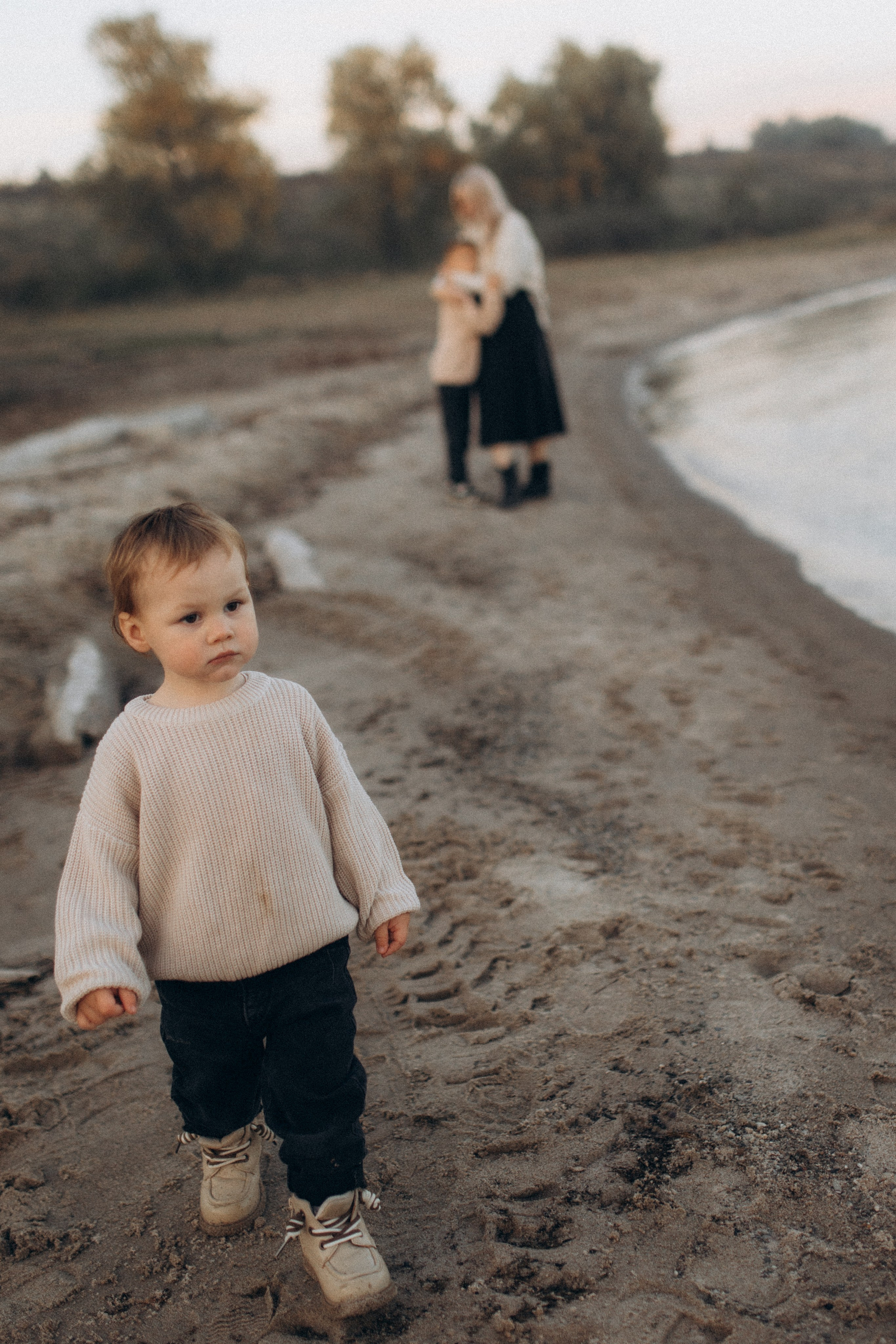 Альбина с сыновьями, сентябрь. Семейный фотограф lifestyle в Новосибирске Елена Шпилевая