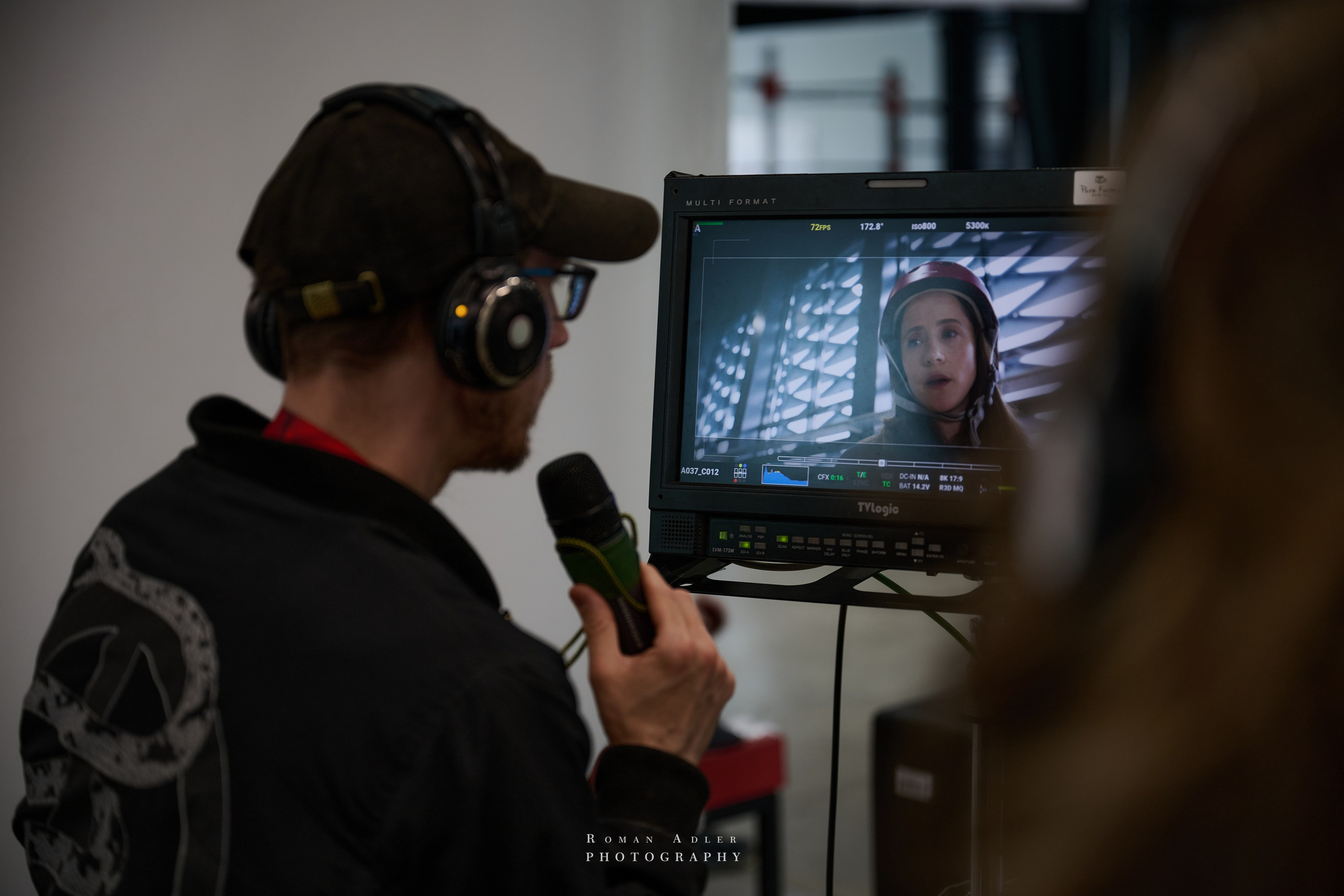 Репортаж со съёмок фильма «Своя в доску». Фотограф Роман Адлер