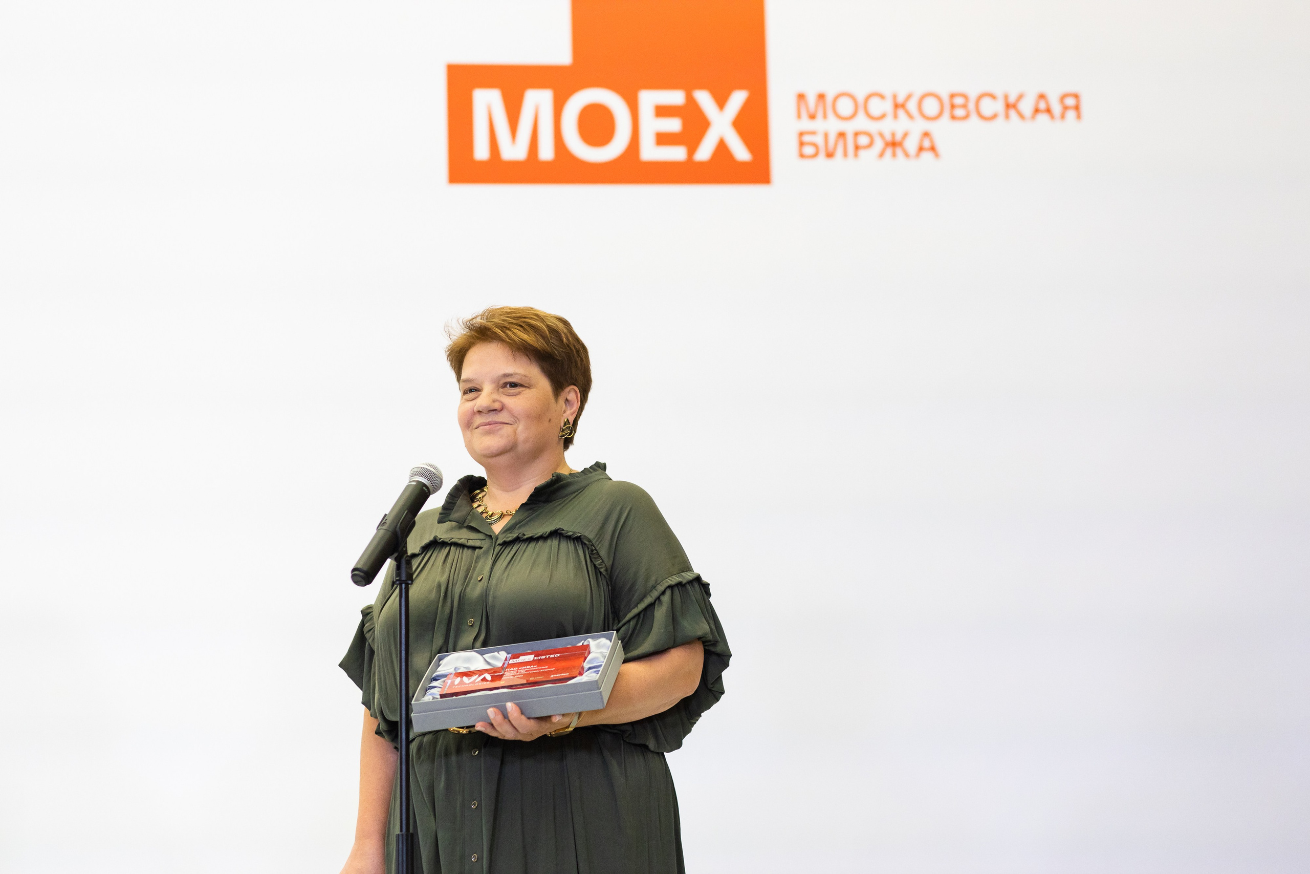 IVA на Московской бирже. Свадебный и портретный фотограф в Королёве Сергей Чихарев