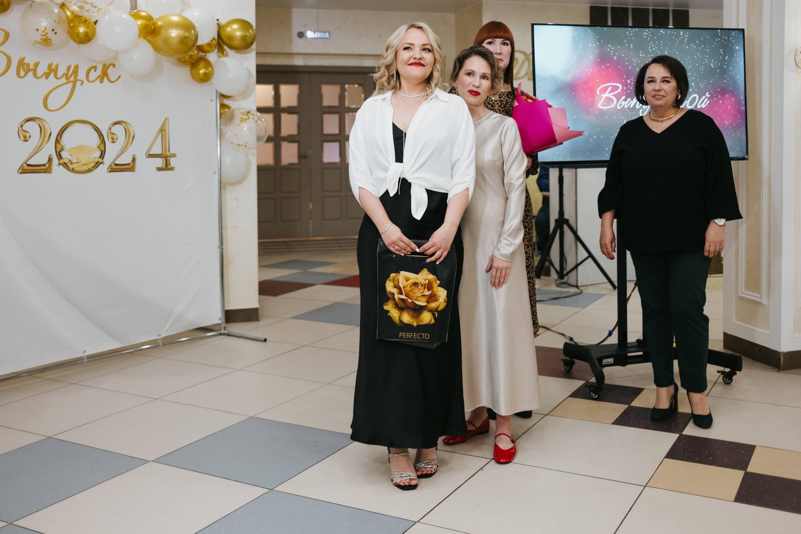 Выпускной 11 класс школы № 30. Свадебный и репортажной фотограф Денис Ожигин в Краснодаре и Краснодарском крае