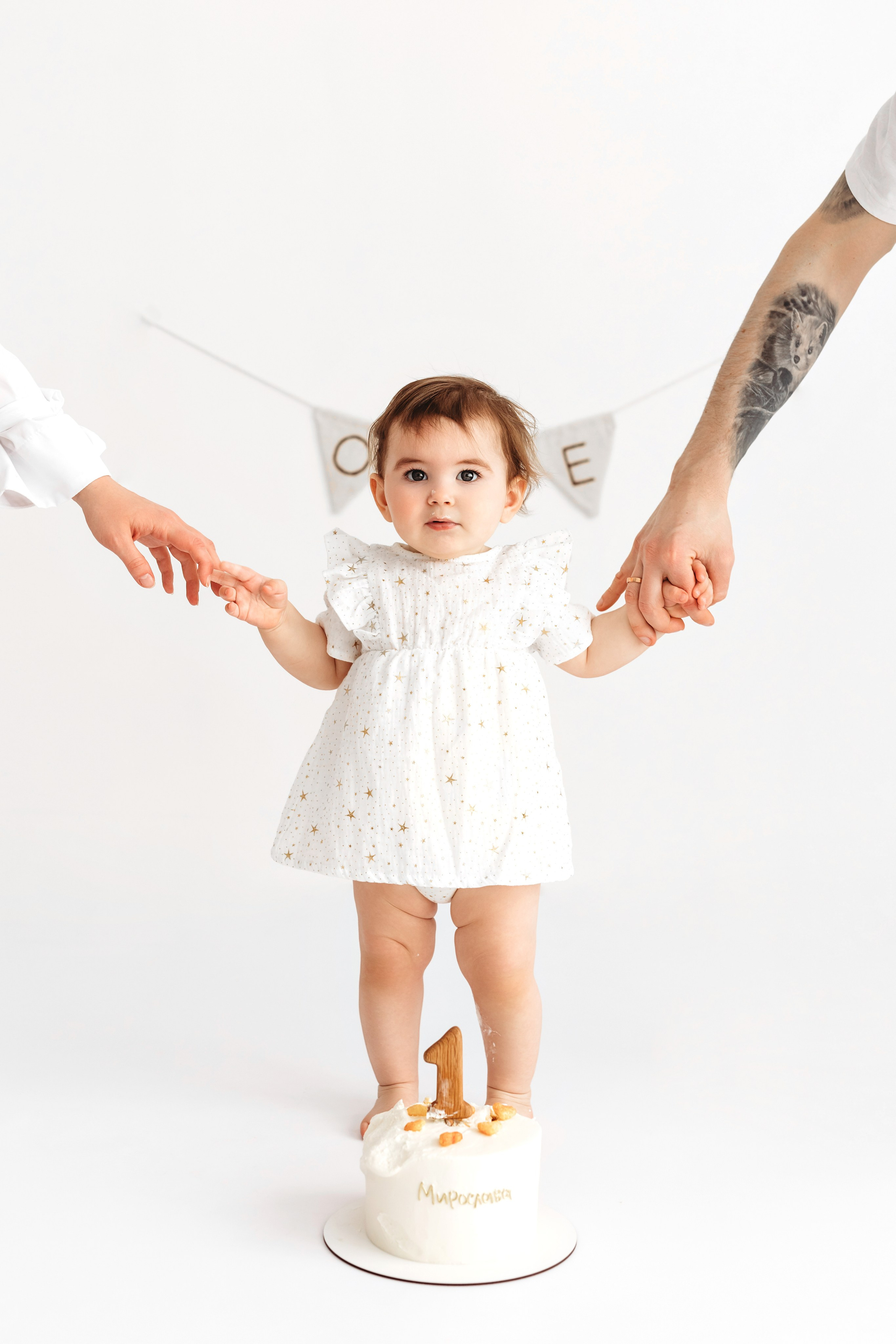 Годик минимализм. Профессиональная детская и семейная фотостудия в Краснодаре