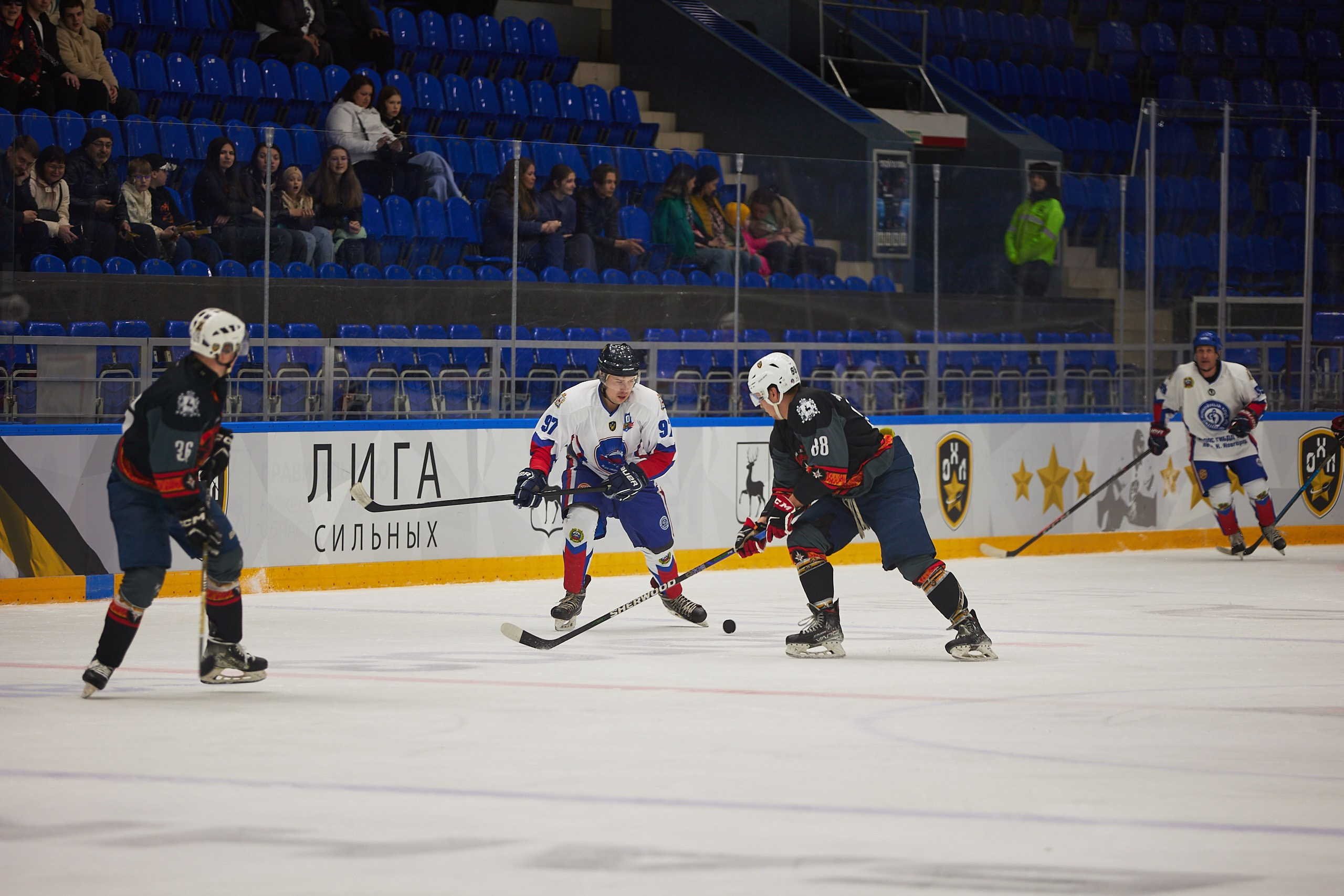 Репортаж. Офицерская хоккейная лига 2025 год. Спортивный фотограф Некрасов Денис