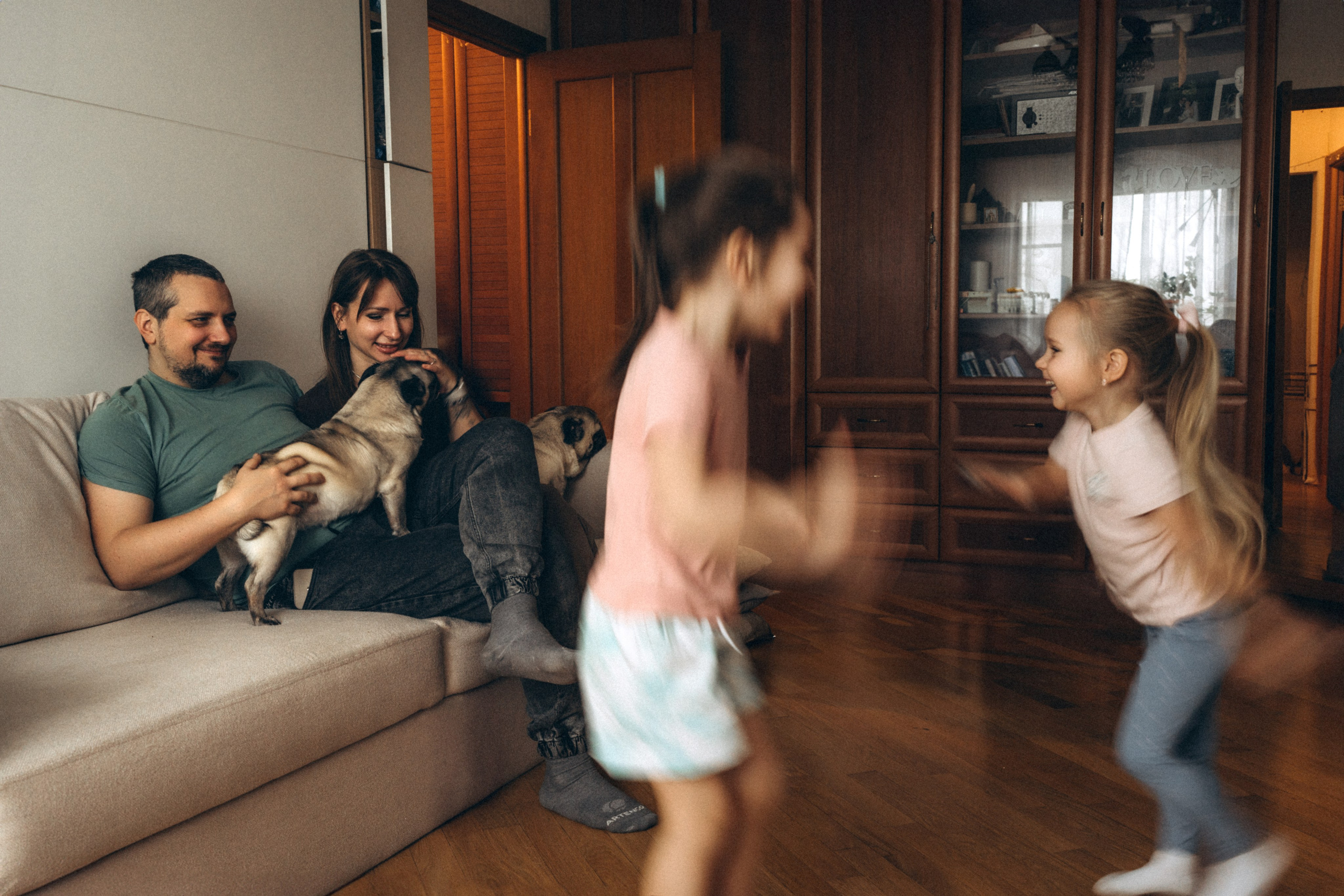 Уютная домашняя фотосессия Любы Димы Веры и Алины. Детский, семейный и ньюборн фотограф в Москве Юлия Шуарт